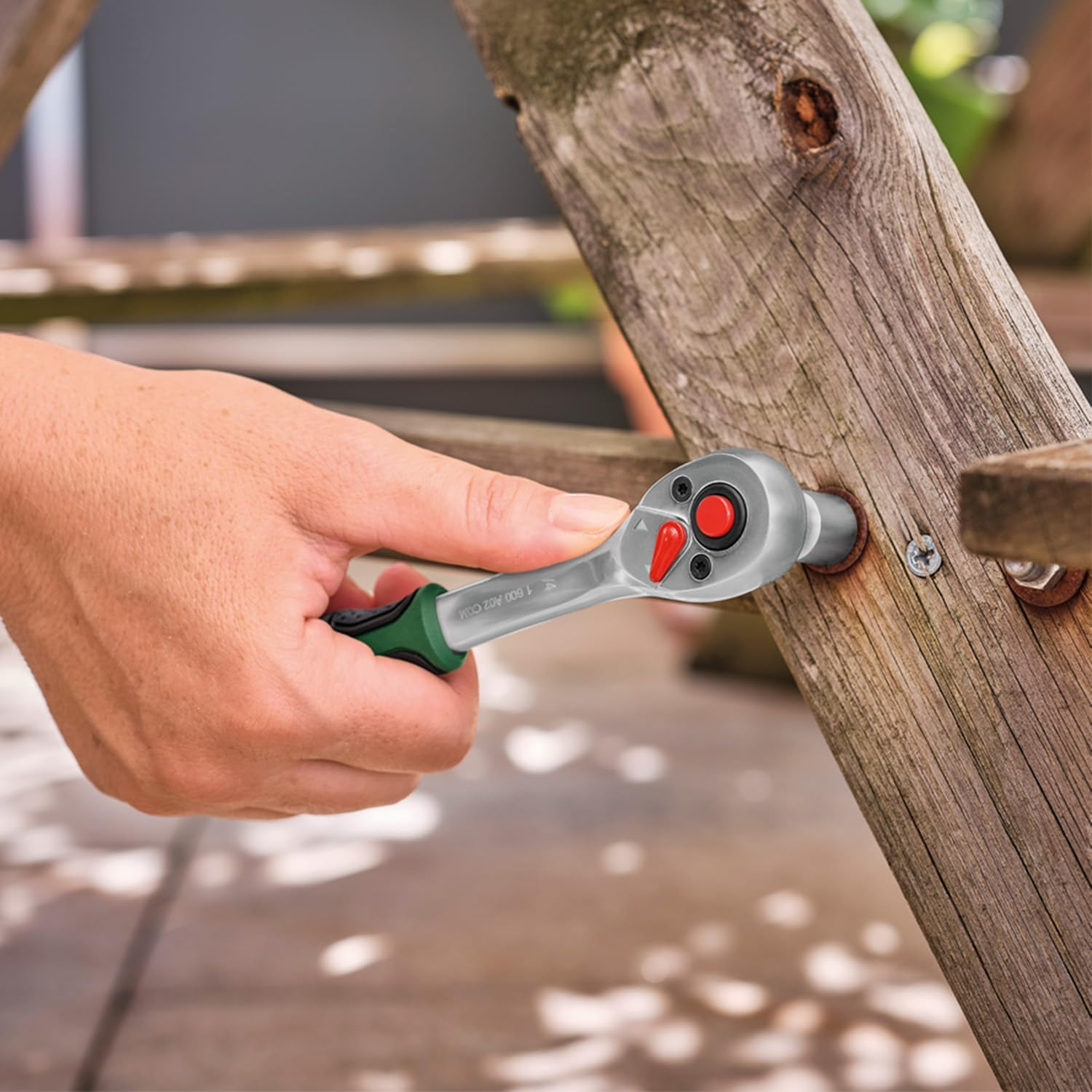 Bosch 1/4" + 1/2" Ratchet Set 57-Piece (Two Powerful Ratchets for Multiple DIY; 55X Accessories; High Torque; Lock Button; Direction Switch; Curved Neck; Softgrip; Carrying Case) image number 3