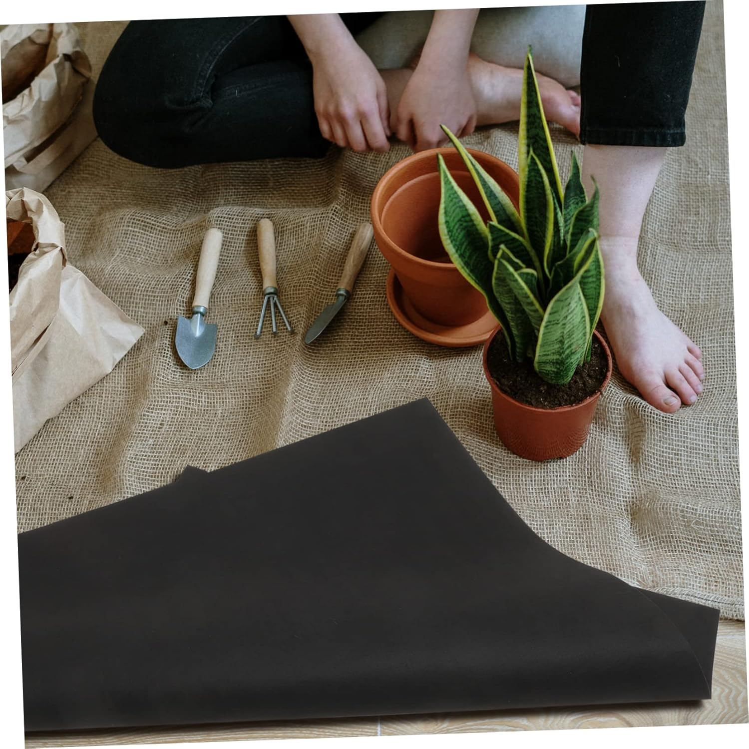 KONTONTY Capillary Mat Plant Pad for Automatic Plant System Gardening Hydroponics Supplies 1.2X1M Black Breathable Water Absorption Mat 10 Tags for Indoor and Outdoor image number 2