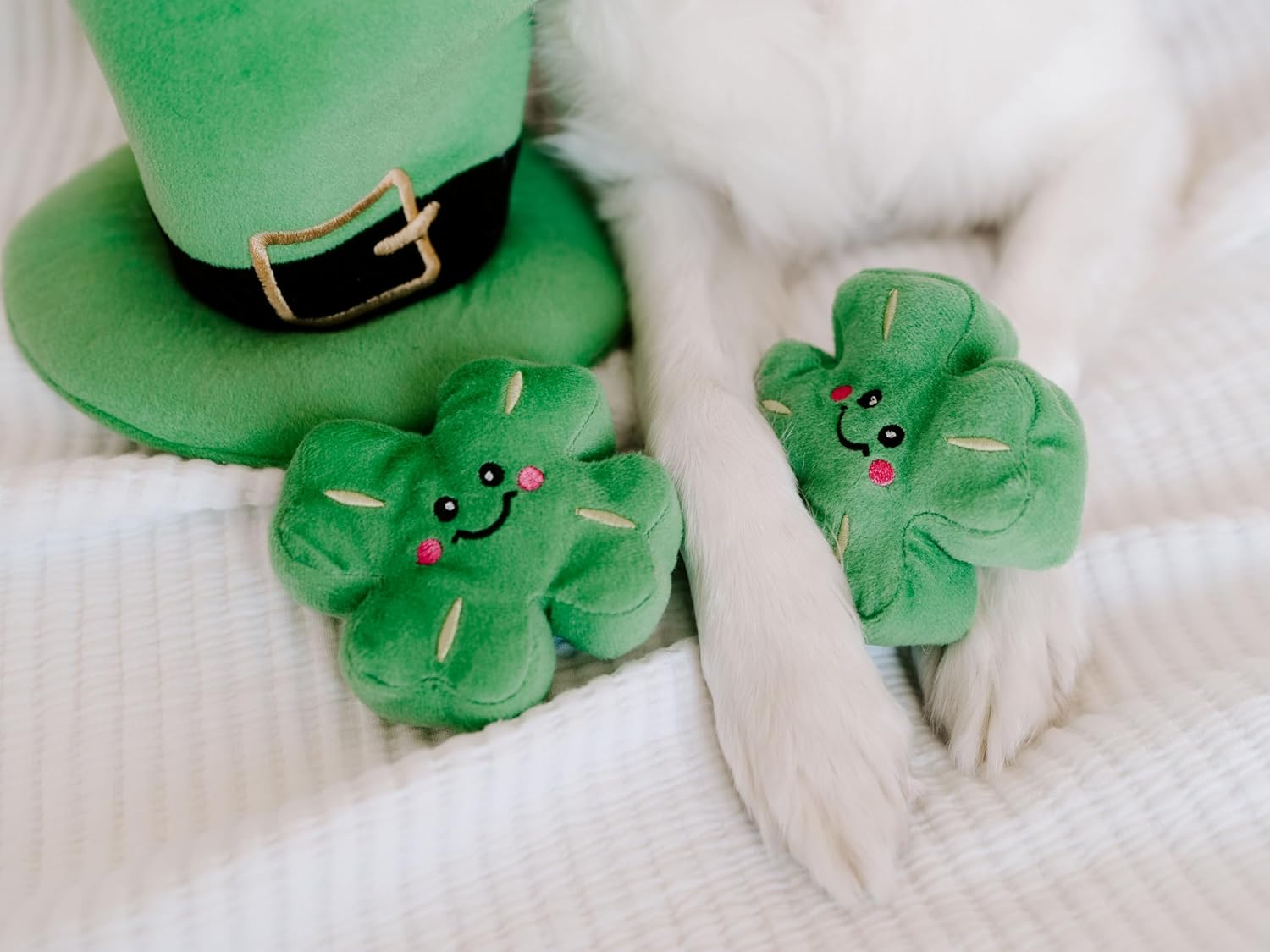 St. Patrick'S Burrow Interactive Dog Toy (Leprechaun Hat)