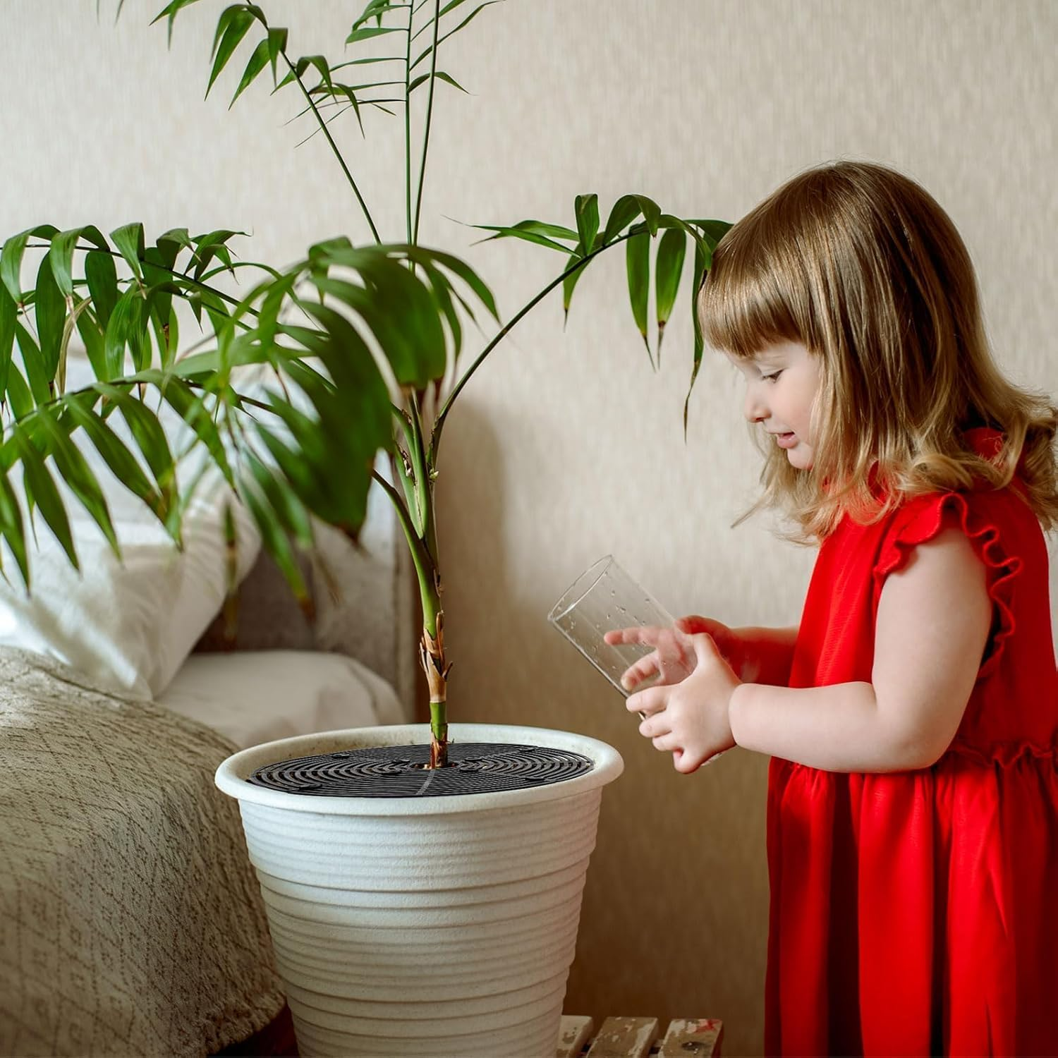 Leanockesa 3Pcs Plastic Grid Plant Pot Cover with Stake, Plant Pot Protector for Soil & Drainage, Reusable Garden Mesh Covers for Indoor Outdoor Potted Plants(Black) image number 3