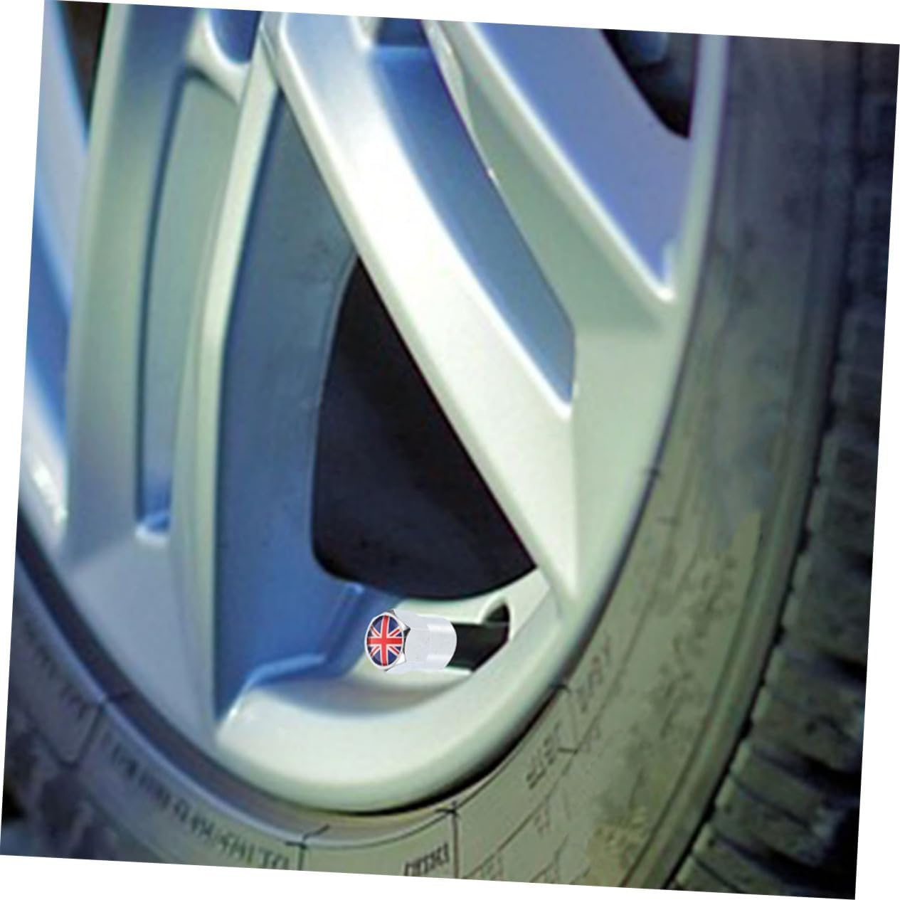 CHILDWEET 8Pcs Metal Wheel Valve Stem Caps Tire Air Caps for Cars and Motorcycles UK Flag Style Valve Stem Covers Set Automotive Tire Accessories for Men and Women image number 4