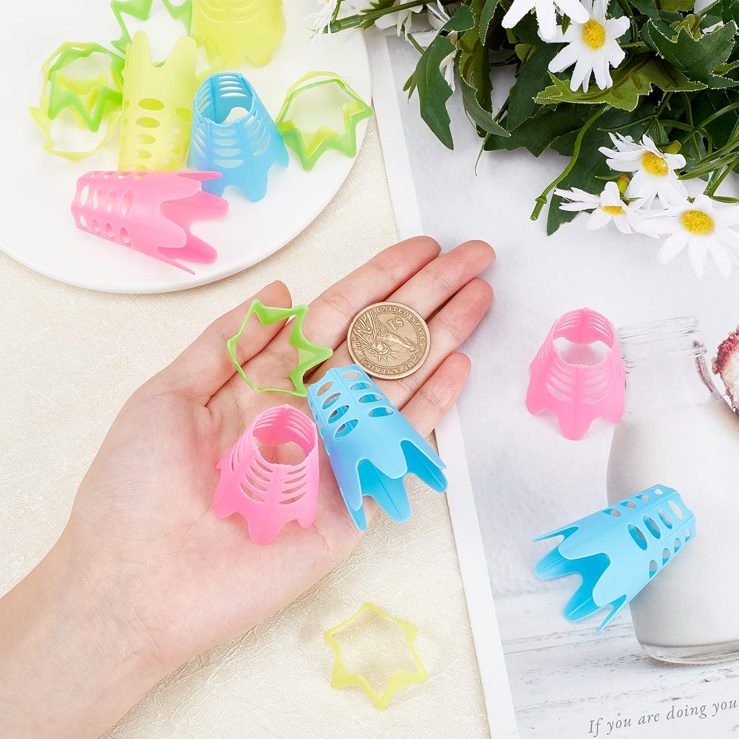 CHGCRAFT 17Pcs Golf Simulator Tees Plastic Golf Tee Golf Mat Tees Practice Golf Tees Perfect for Turf and Driving Range Indoor Claw Tee Mixed Color