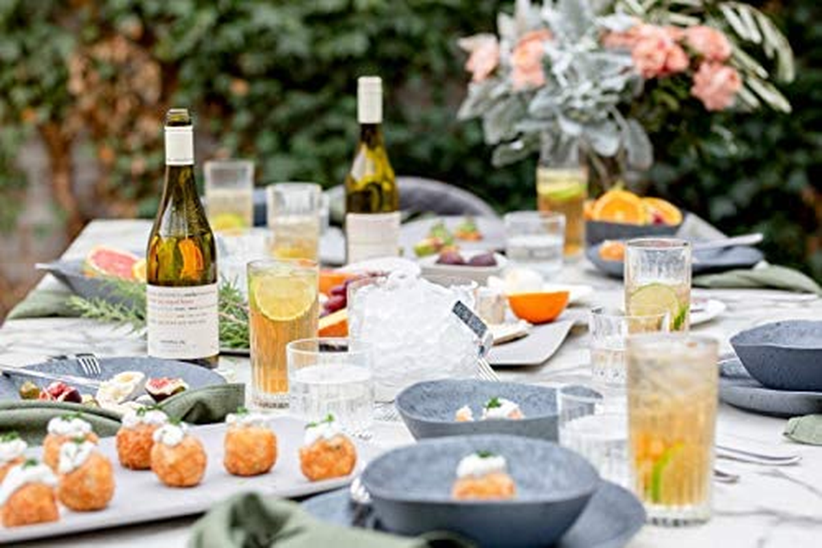 Squealing Pig Marlborough Sauvignon Blanc Wine 750 Ml (Case of 6) image number 1