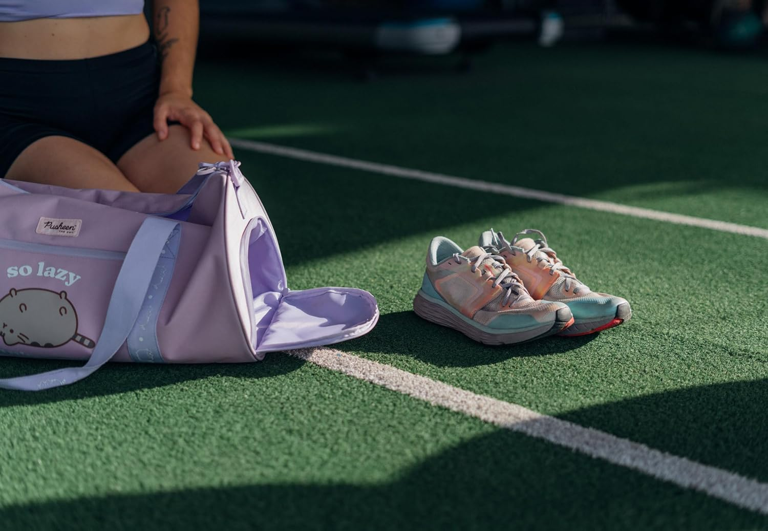 Grupo Erik Pusheen Gym Duffle Bag | Gym Bag Bag with Shoe Compartment | 38L / 11.8 X 19.7 X 9.8 Inches / 30 X 50 X 25 Cm | Gym Bag | Duffle Bag | Pusheen Gifts | Pusheen Cat, Purple, Gym Bag Bag With image number 4