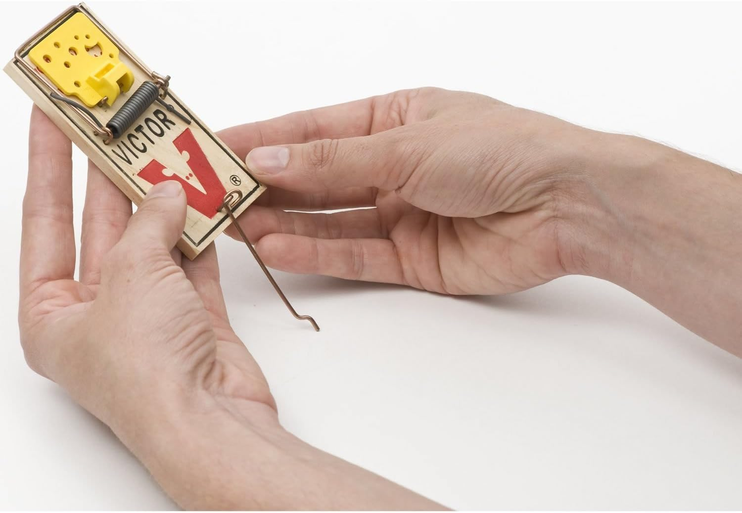 Victor Easy Set Mouse Traps (4 Pieces) - Pre-Bait Impact Traps with Large Release Pedal for Easy and Quick Mouse Control - Non-Toxic and Recyclable - Mod. M032 image number 5