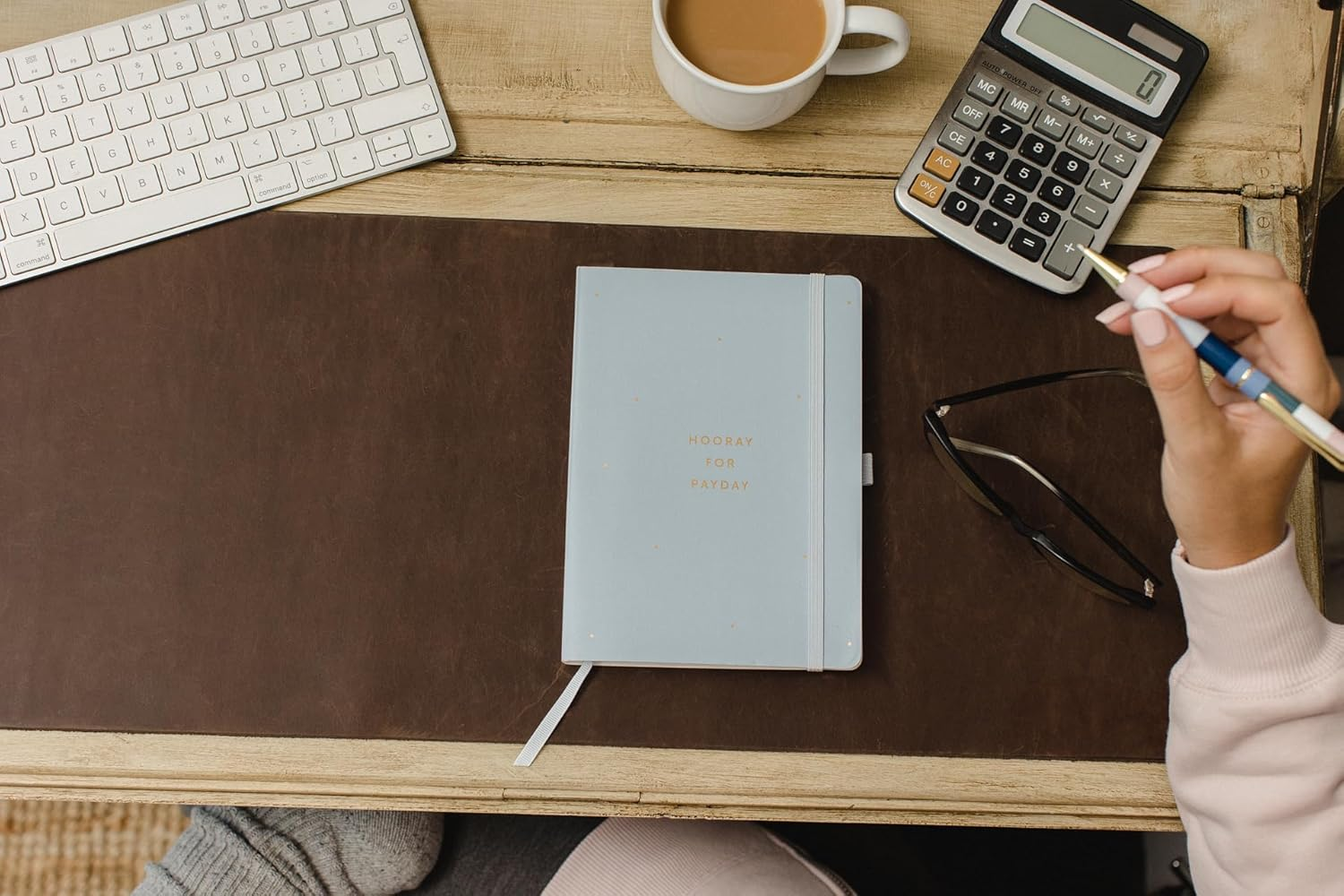 Busy B Budget Book - Cloud Blue - Monthly Budget Planner with Handy Receipt Storage Pockets and Pen Loop image number 6