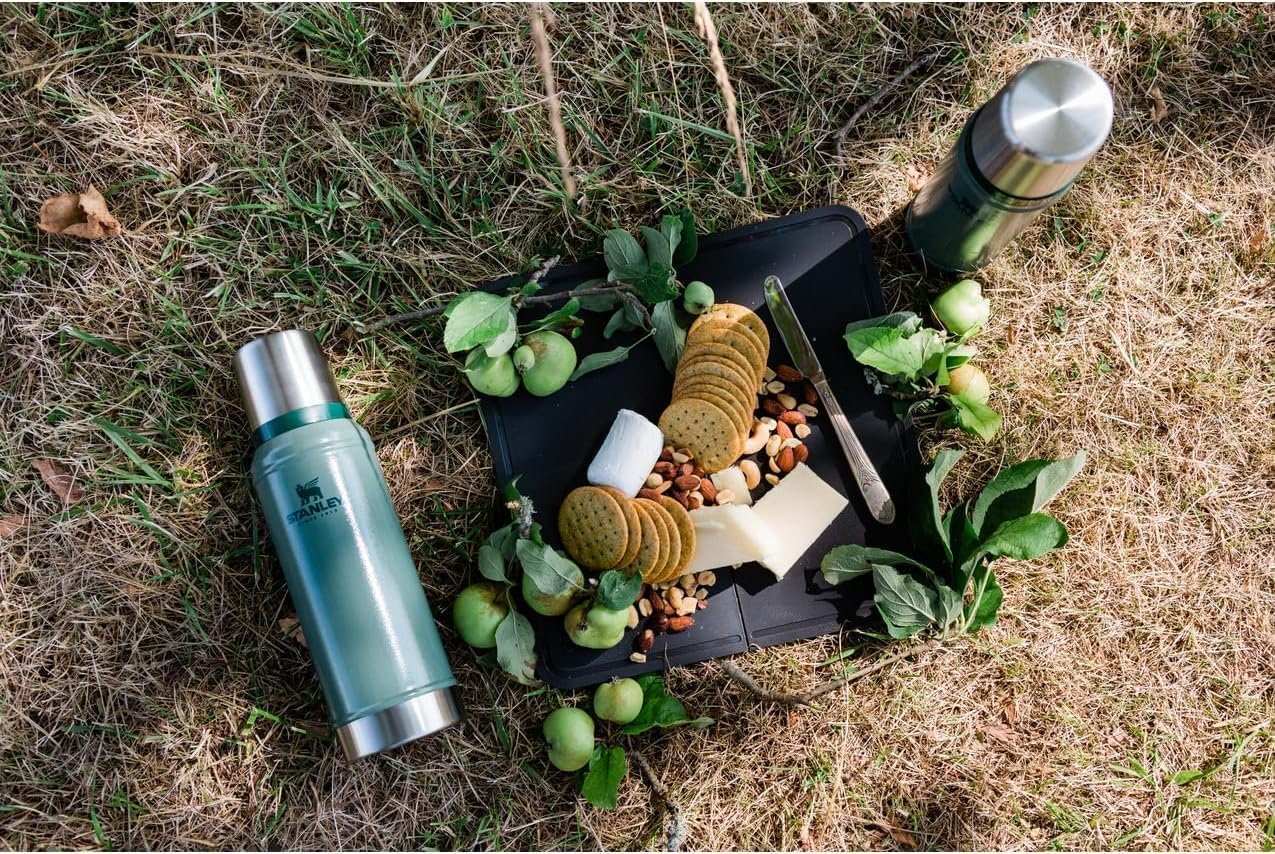 Stanley Classic Legendary Classic Bottle 20Oz Hammertone Green image number 2