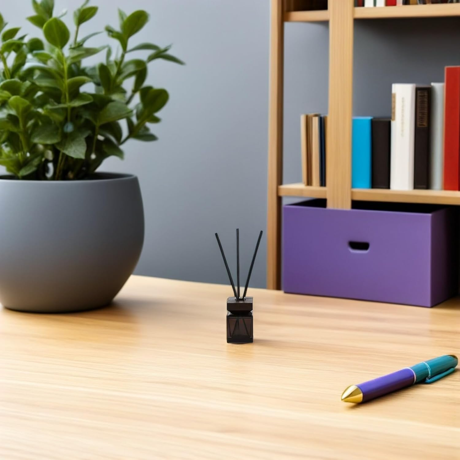 Rattan Aroma Diffuser Bottle Set 100Ml Glass Container with White Wax Wood Lid and Reed Sticks Fire-Free Aromatherapy for Home Fragrance Decoration