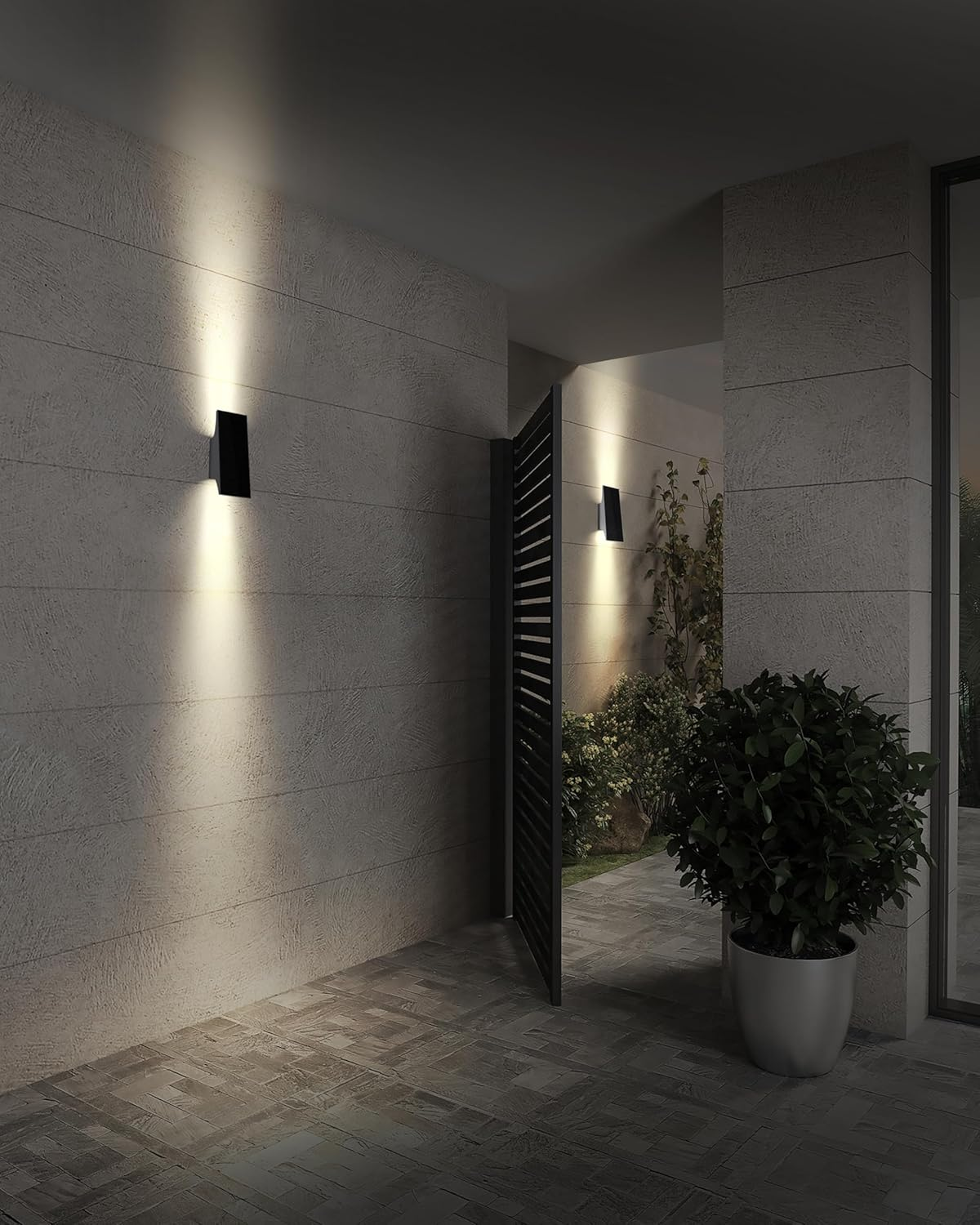 Forge Solar-Powered 700LM Outdoor Single Beam up & down Wall Light image number 2