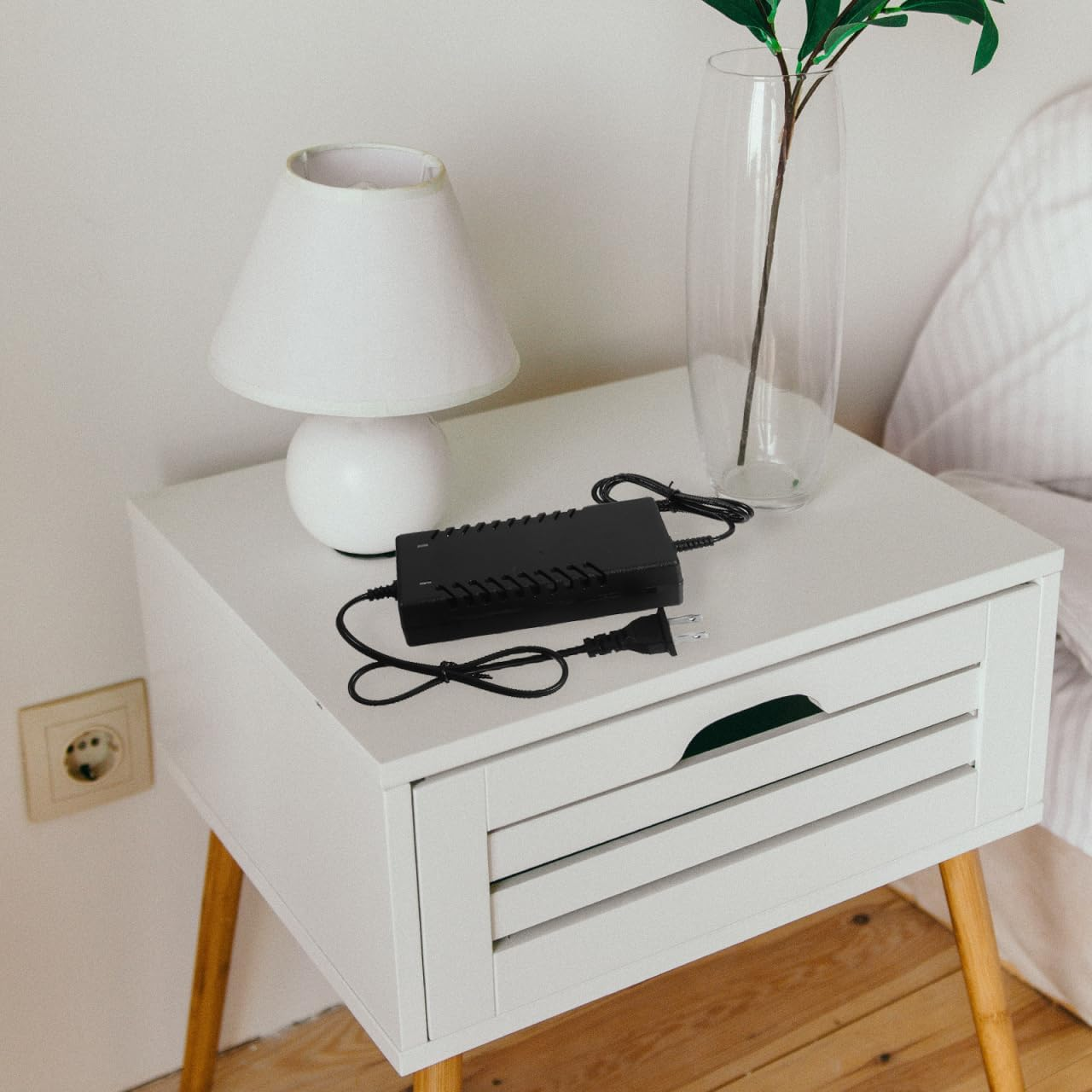 POPETPOP Secret Container Charger for Hidden Storage Discreet Money Box to Securely Hide Valuables Cash and Jewelry Durable High Camouflage Design for Home Use image number 4