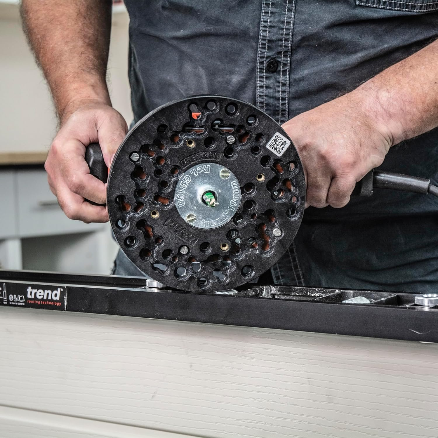 Trend Large Universal Plunge Router Sub-Base, 180Mm, Enhanced Compatibility for 1/2 Inch Plunge Routers, UNIBASE/180 image number 3