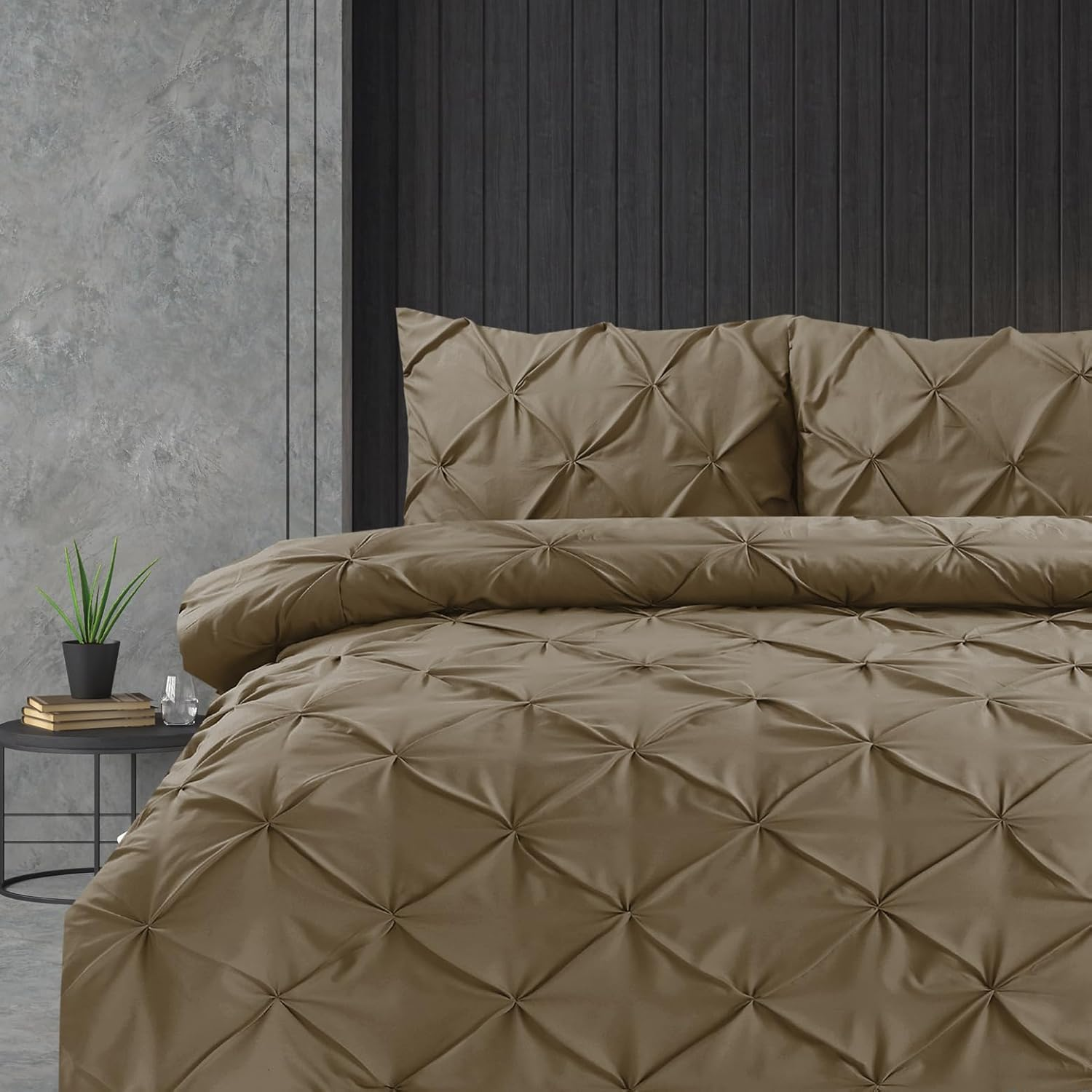 Linen Home Super King Duvet Cover Set Sage Green Pintuck Pinch Pleat Soft Microfibre Duvet Cover with 2 Pillowcases, Easy Care Wrinkle Free Bedding Set (Sage Green, Super King)