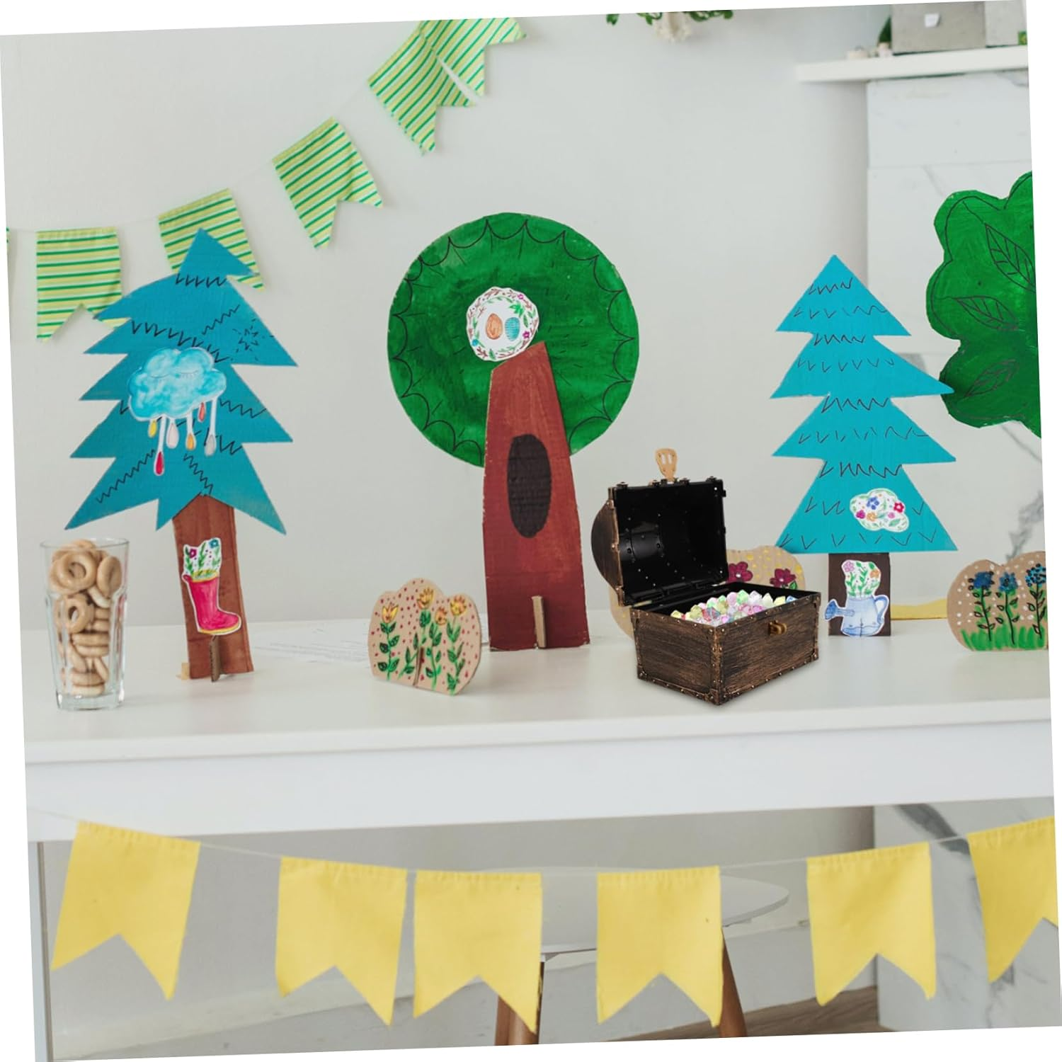 GLEAVI Pirate Treasure Chest Small Vintage Style Miniature Party Decor Decorative Treasure Box for Boys and Girls Long Lock Retro Bronze Finish Suitable for Pirate Party Supplies image number 4