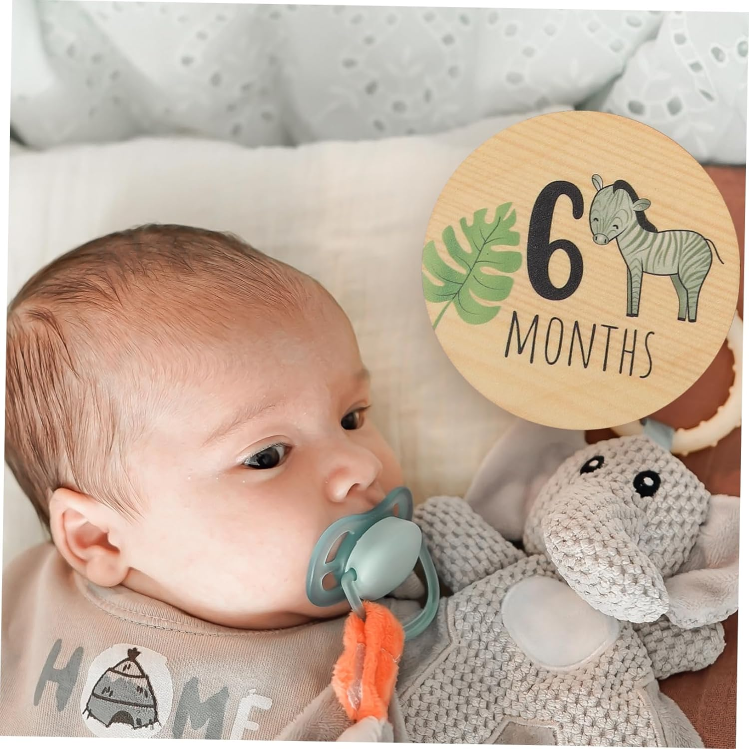 7Pcs Wooden Milestone Signs with Cute Animal Designs Newborn Monthly Announcement Cards for Boys Girls Lightweight Photoshoot Props for Showers and Gender Reveals image number 1