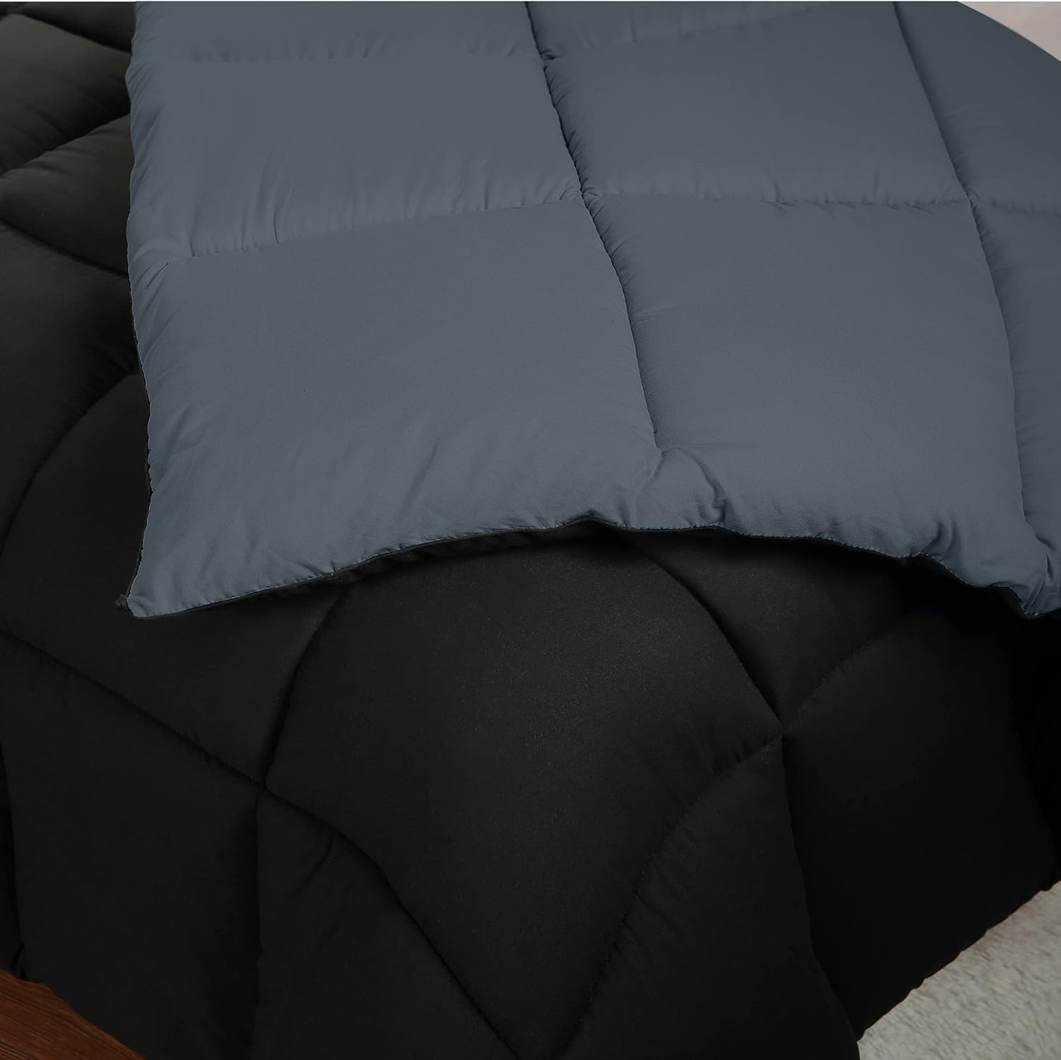 NY Threads Lightweight Double Duvet, 200 GSM All Season Soft Comforter, Box Stitched Microfiber Quilt (Black/Grey, Double - 200X200 Cm)