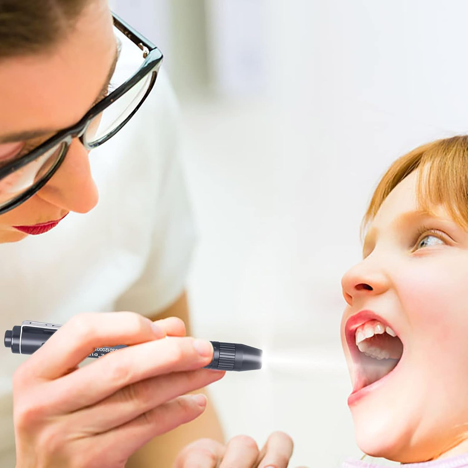 LIGHTFE D12 Zoomable Pen Light, Reusable Medical Pocket Light with Clip, Waterproof and Anti-Drop White Light Penlight Flashlight, Medical Penlight for Nurses, Doctors and Nursing Students image number 2