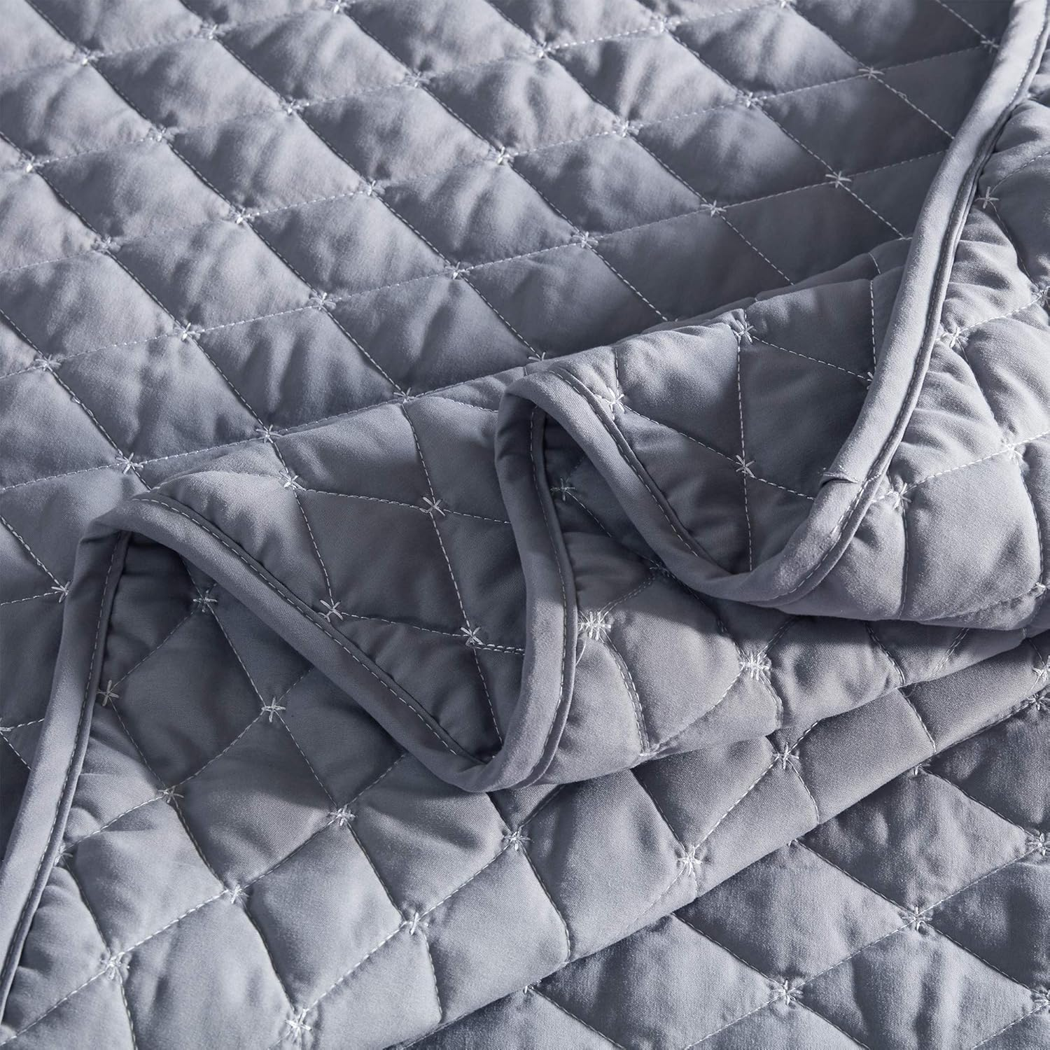 HOMWE Sleep Zone Premium Quilt Set 120Gsm Fabric Stich Bedding Set Twin Size 90X96 Inch with 2 Pillow Shams Ultra Soft Lightweight Microfiber Bedspread Coverlet for All Season, Gull Gray, Full/Queen image number 6