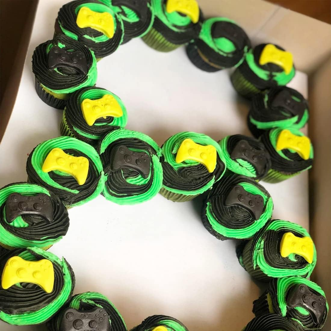 SAKOLLA Game Controller Silicone Molds, 16 Cavity Video Game Controller Molds for Chocolate, Candy, Cake Decoration, Cake Pops, Resin image number 6