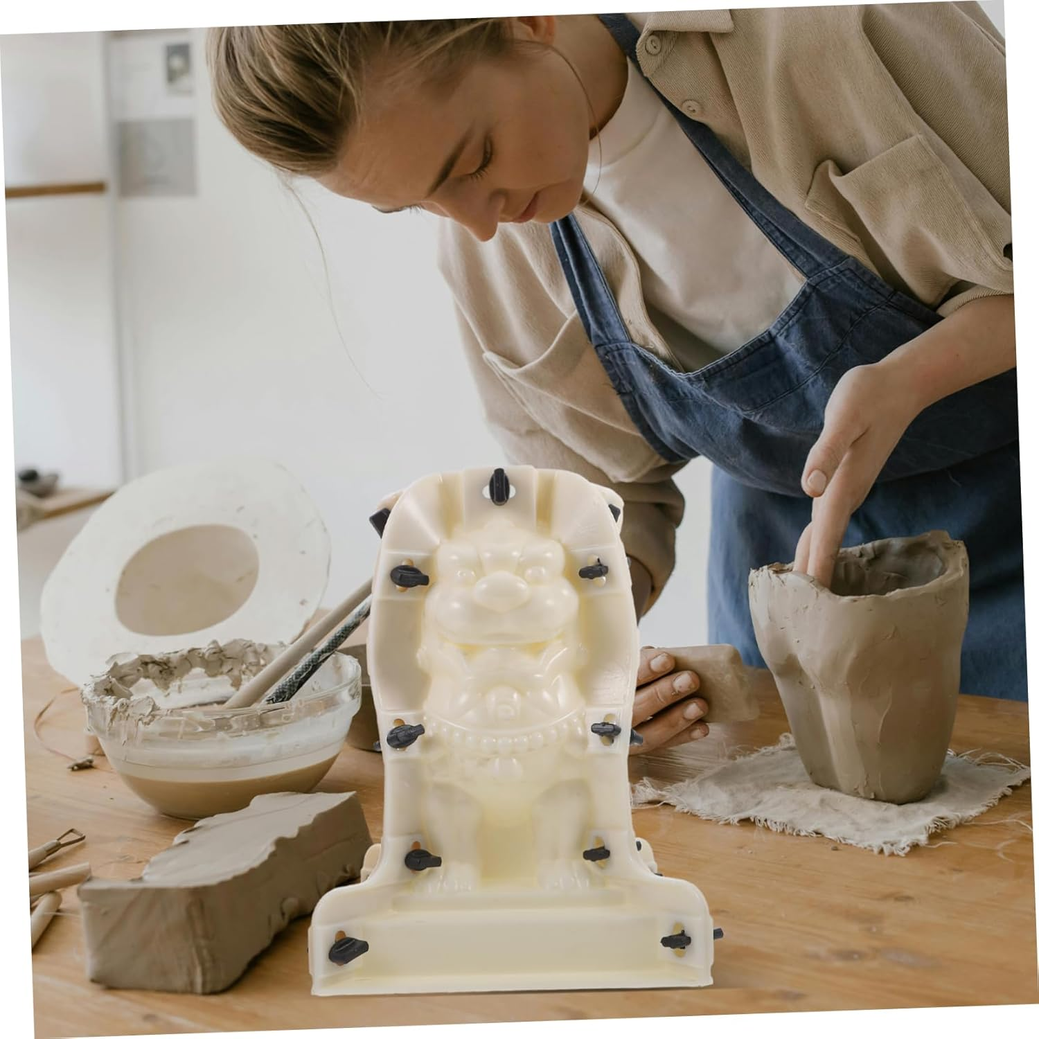 Roman Column Concrete Ball Mold Small Stone Lion Design for Garden Balustrade and Edging, Thickened Cement Mold for Outdoor Landscaping Walkways and Patio D&eacute;cor image number 5