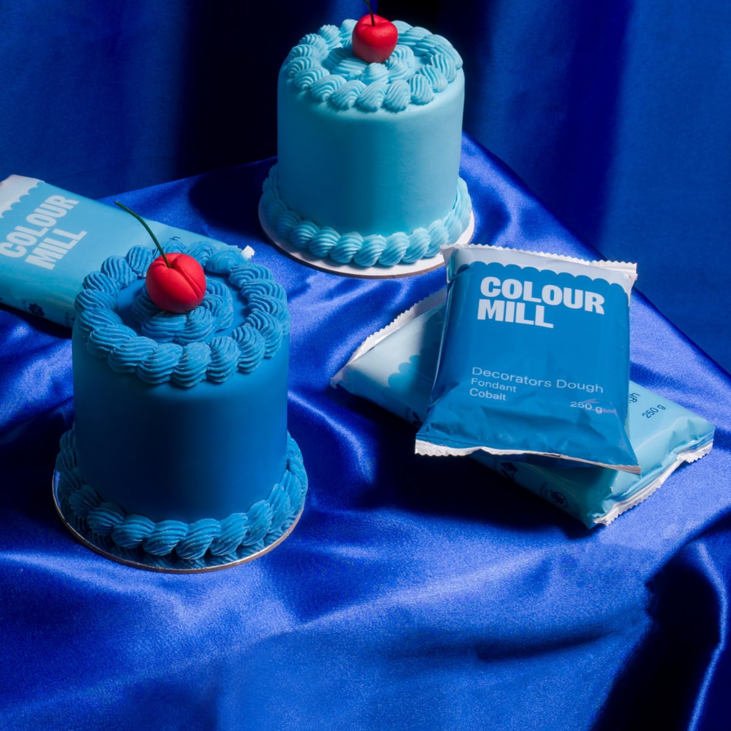 Colour Mill Decorators Dough Premium Ready to Roll Fondant Cobalt 250G image number 6