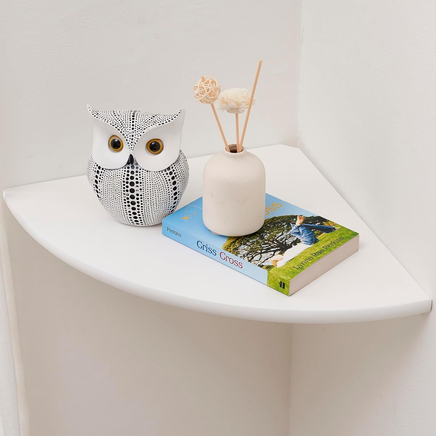 GIEANOO Corner Shelf, 10Inch Solid Oak Wood Floating Corner Shelf Wall Mount round End Floating Speaker Shelf with Wire Hole Shelf for Small Plant Photo Frame for Bedroom Kitchen, Living Room