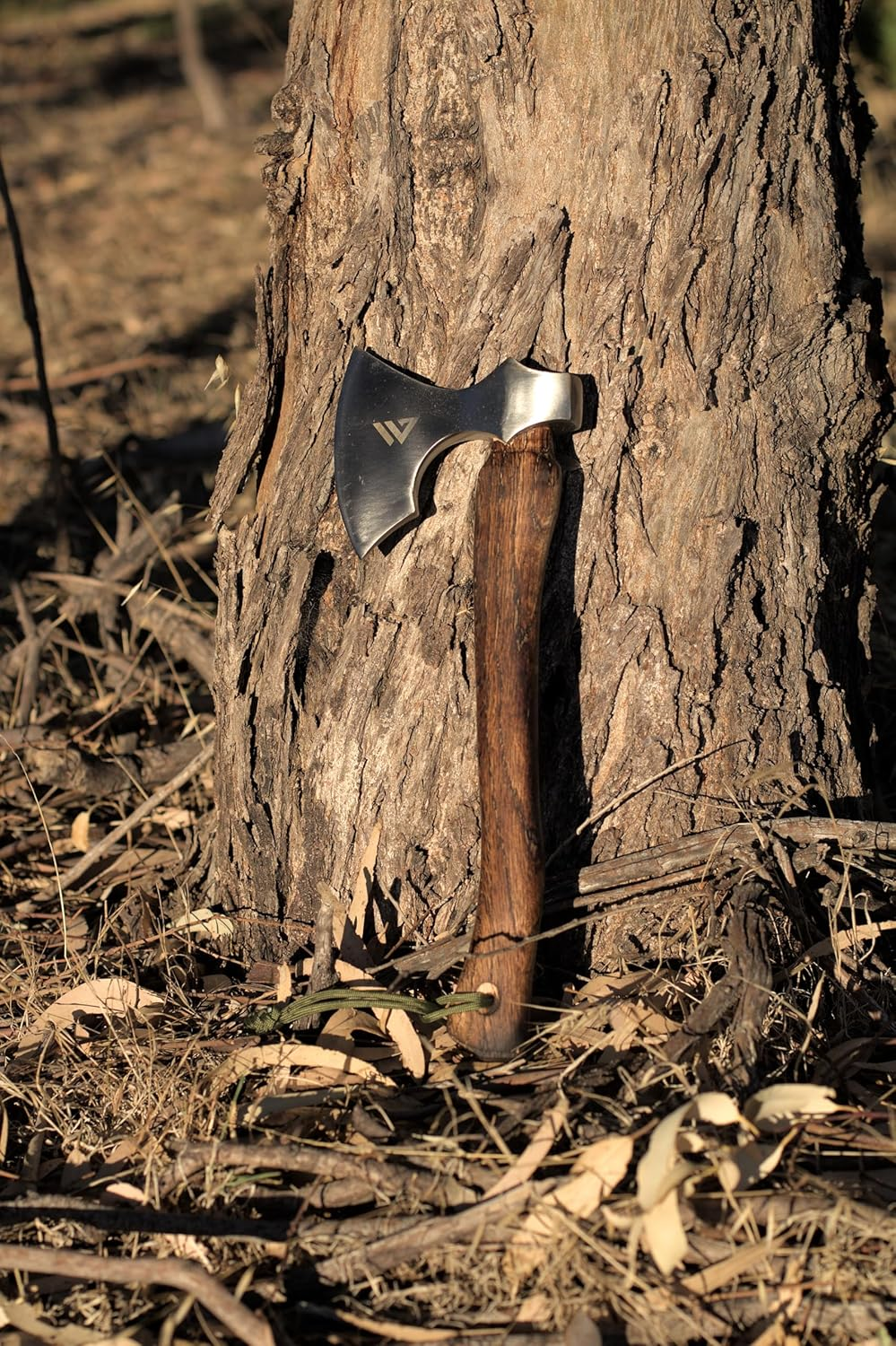 Wilora High Carbon Axe &ndash; American Hickory Handle, Dual-Grit Sharpening Stone, PU Leather Sheath, Paracord Lanyard &ndash; Camping, Bushcraft, Woodcutting, Chopping & Splitting