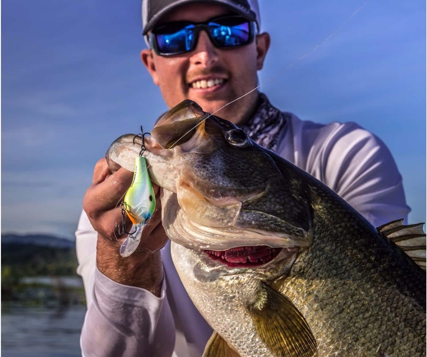 Shakespeare Synergy TI Spincast Reel image number 1