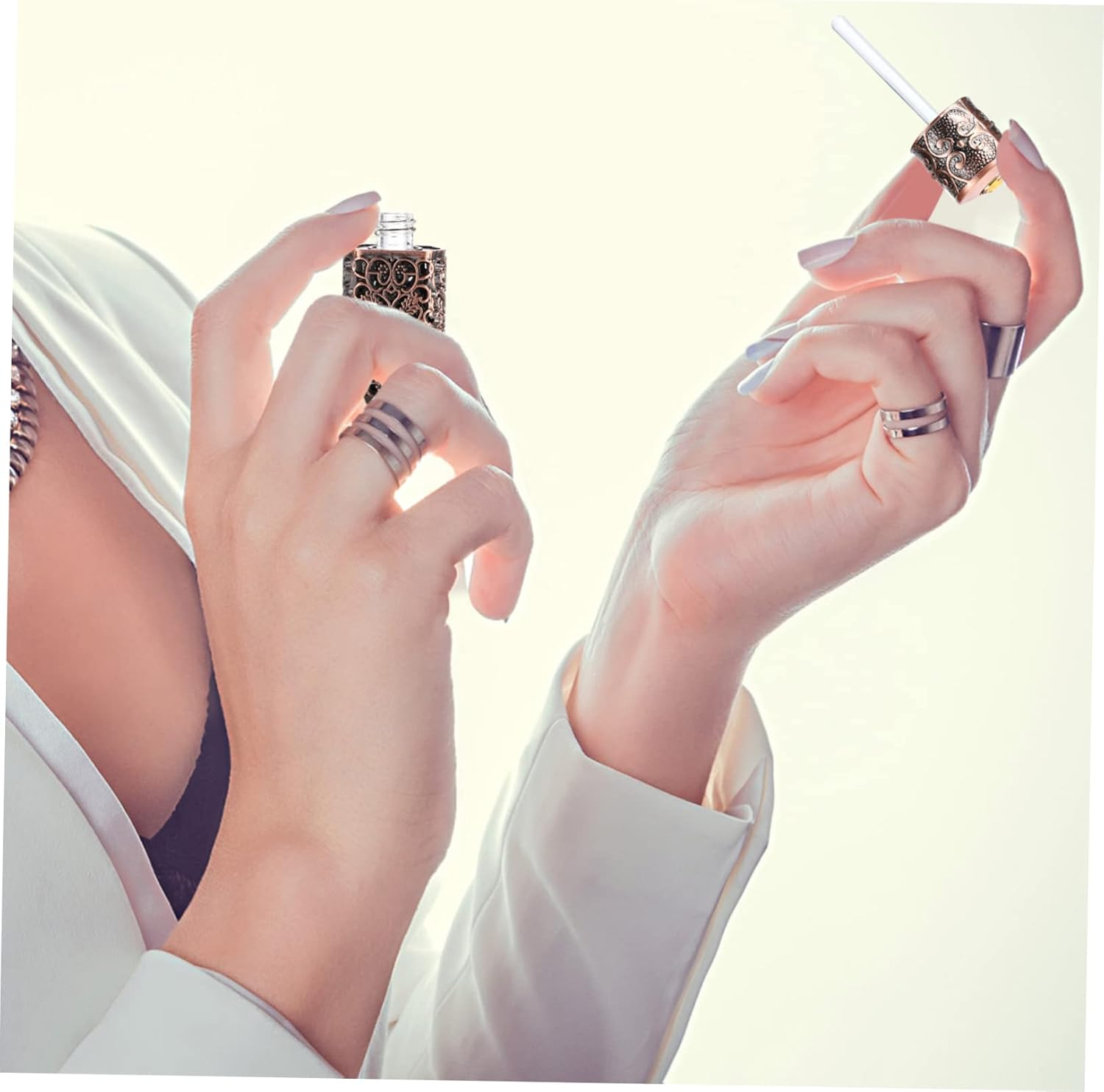 2Pcs Hollow Flower Engraving Perfume Bottle 3Ml Essential Oil Dispenser Metal Glass Travel Spray Bottle image number 2