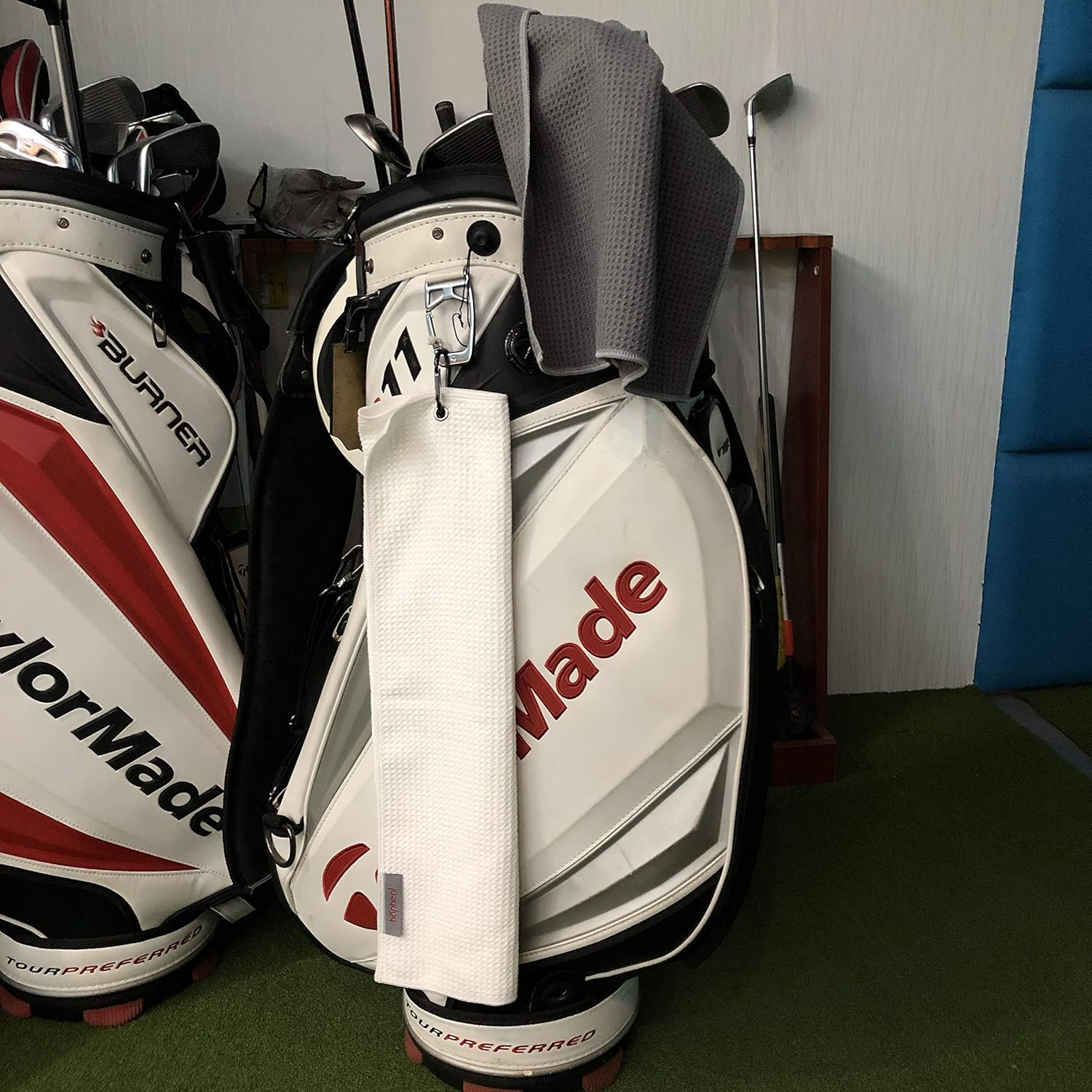 Golf Towel 16" X 21" Tri-Fold Microfiber Waffle with Carabiner Clip (2 White) image number 1