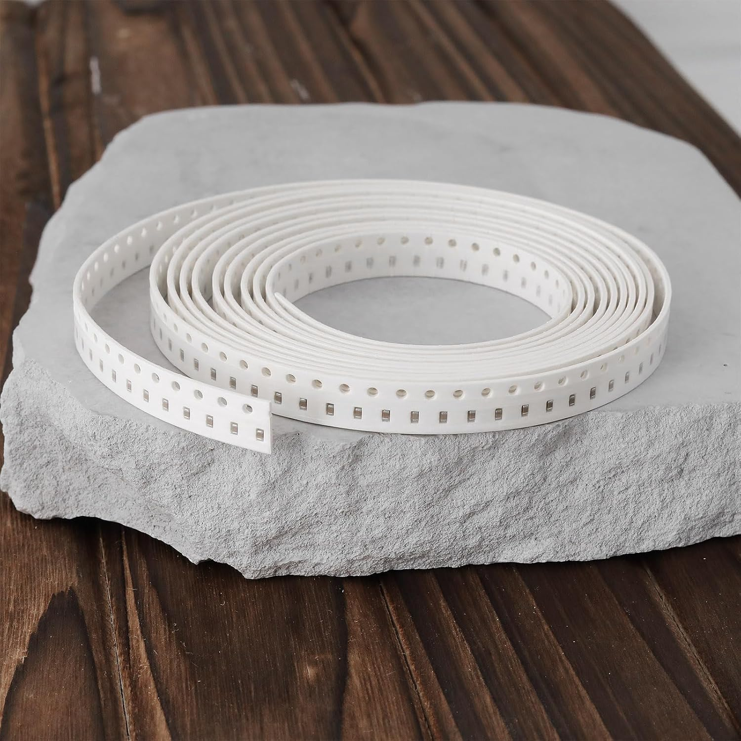 OTOTEC 500Pcs SMD Ceramic Capacitor Fuses 0603 Package 1608 Patch 100NF 50V 10% Suitable for Various Electronic Applications DIY Electronic Projects