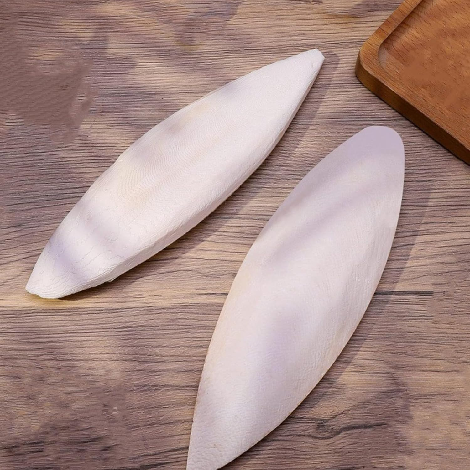 Cuttlefish Bone, Set of 10 Desalted Cuttlefish Bone for Budgies and Tortoises, Natural Beak Care Cuttlebone Chew Toys, Calcium Supplement Cockatiel Treats, for Pet Lovers (9-12 Cm) image number 5