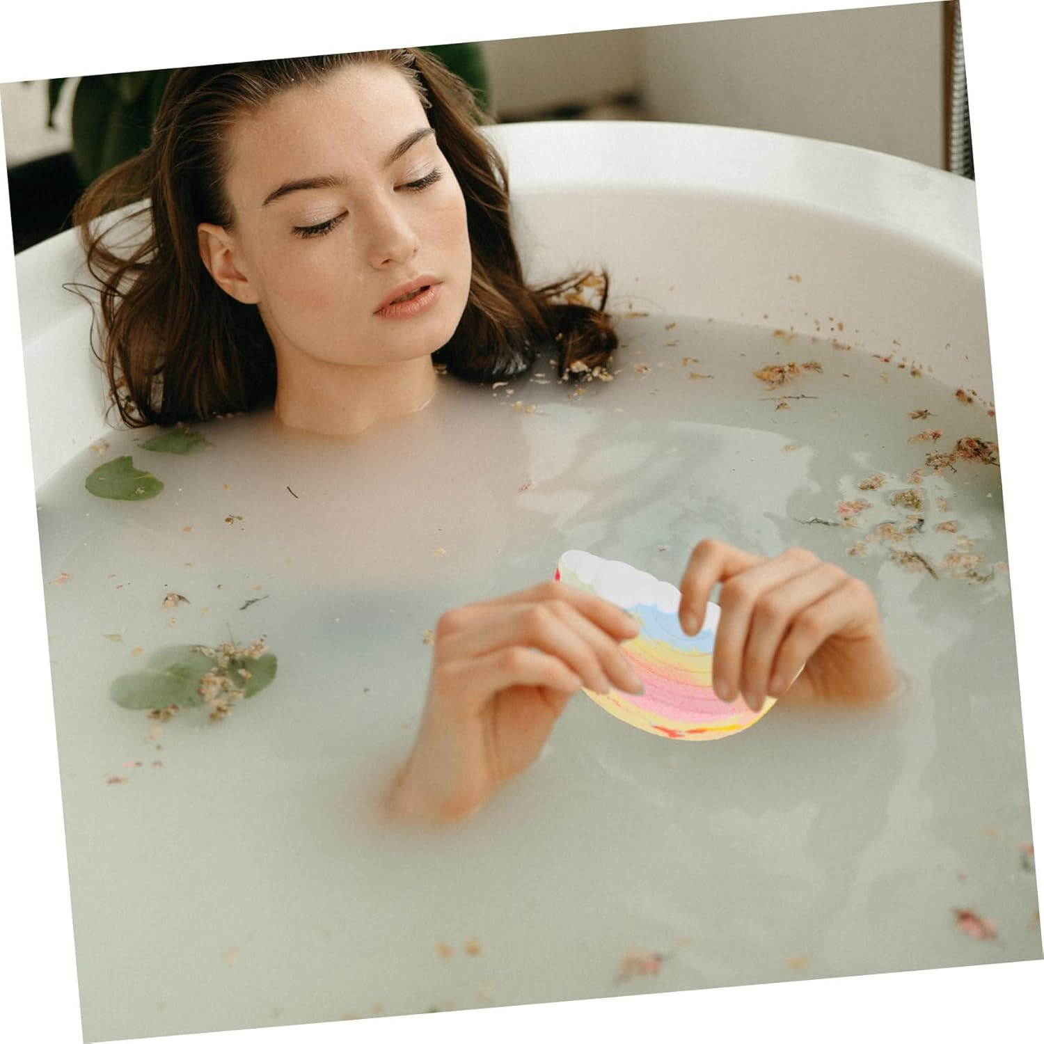 Moisturizing Cloud Bath Salt with Essential Oils for Relaxation and Skin Hydration Women image number 2