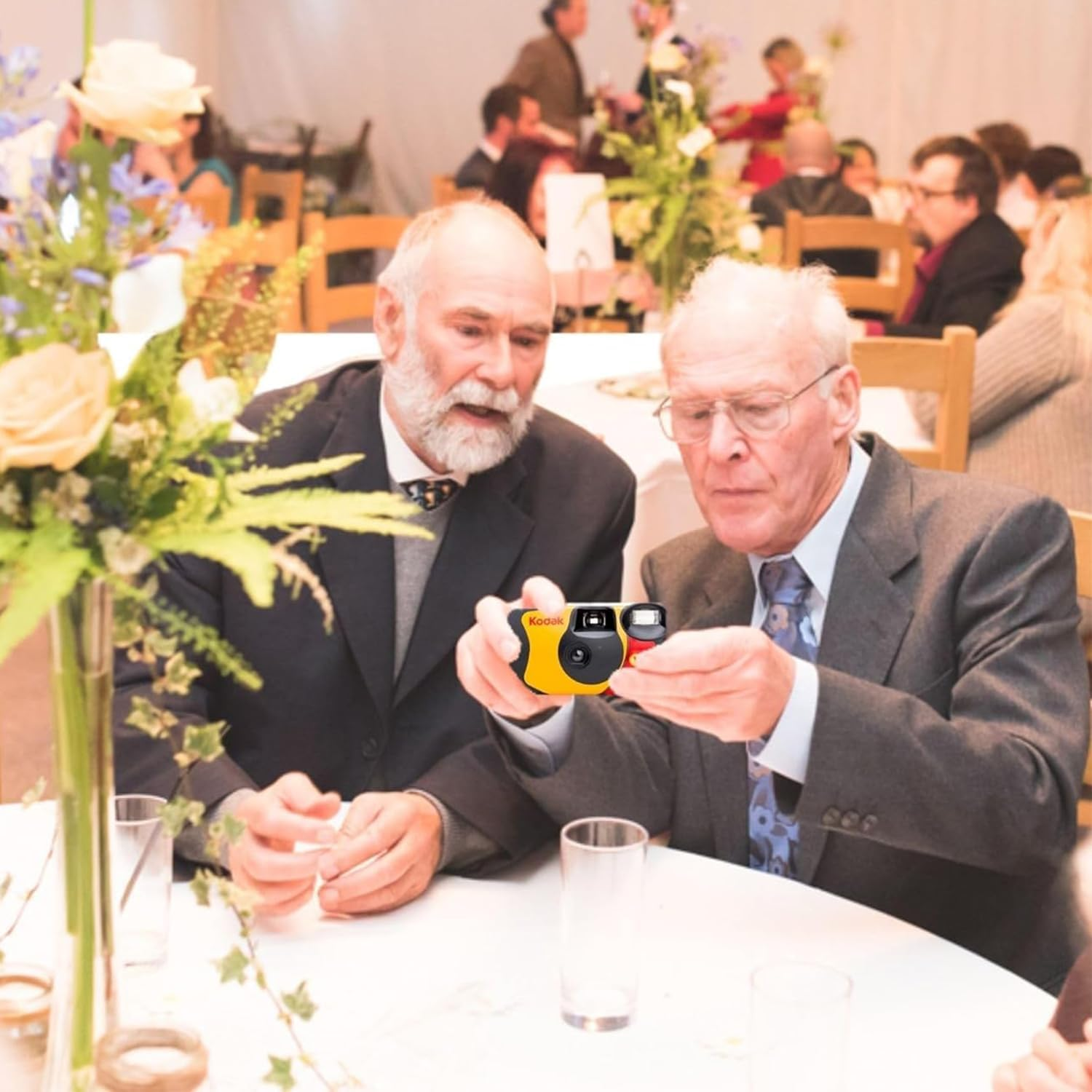 Kodak Funsaver Disposable Camera Bulk One Time Single Use 7-Pack 27Exp 35Mm Camera Bundled with Balveli Premium Microfiber Cloths - Bulk Kodak Disposable Film Camera 35Mm image number 2