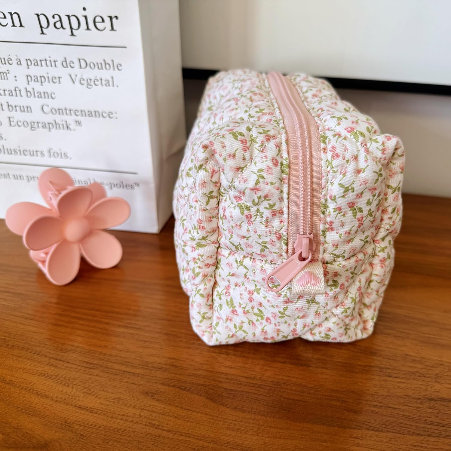 ZUNUONUO Cotton Quilted Makeup Bag Coquette Accessories Make up Bag Organizer Cute Floral Cosmetic Pouch Travel Makeup Bag for Women, Little Roses, Coquette - Beige Teddy image number 7