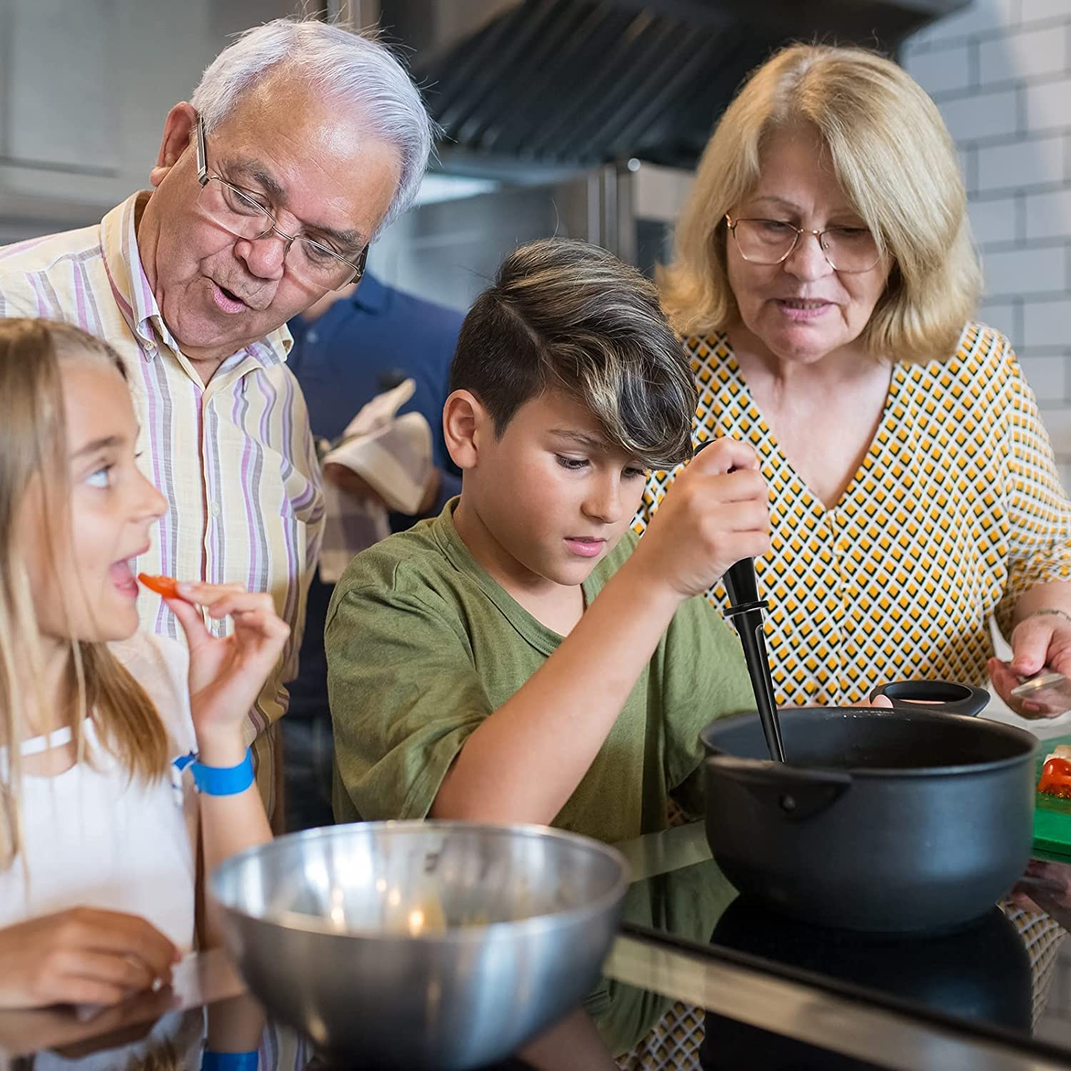 Meat Chopper, Hamburger Chopper, Potato Masher-Professional Multifunctional Heat Resistant Nylon Ground Beef Smasher Kitchen Tools and Gadgets, ​Safe for Non-Stick Cookware. image number 4