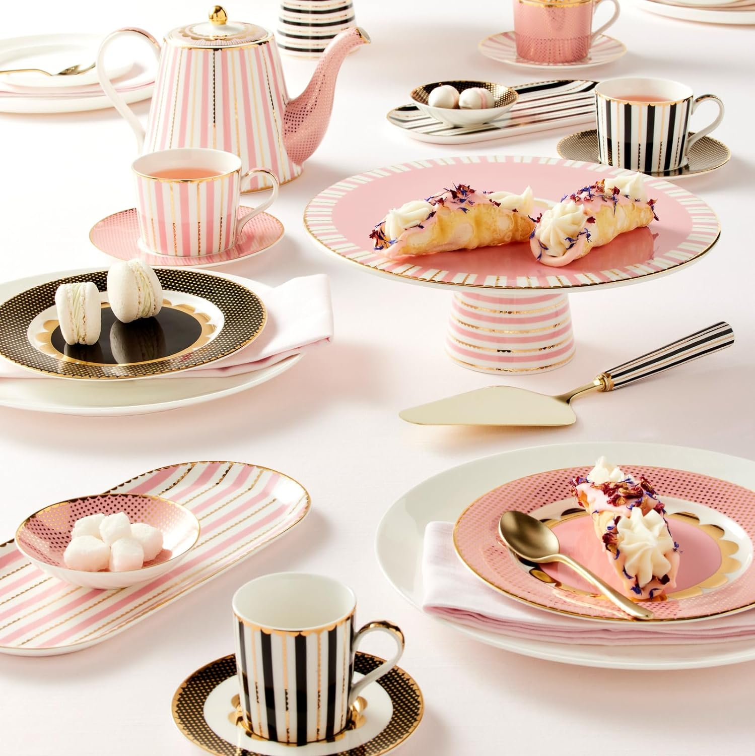 Maxwell & Williams Teas and C'S Regency Teapot with Infuser 1Lt Pink Gift Boxed