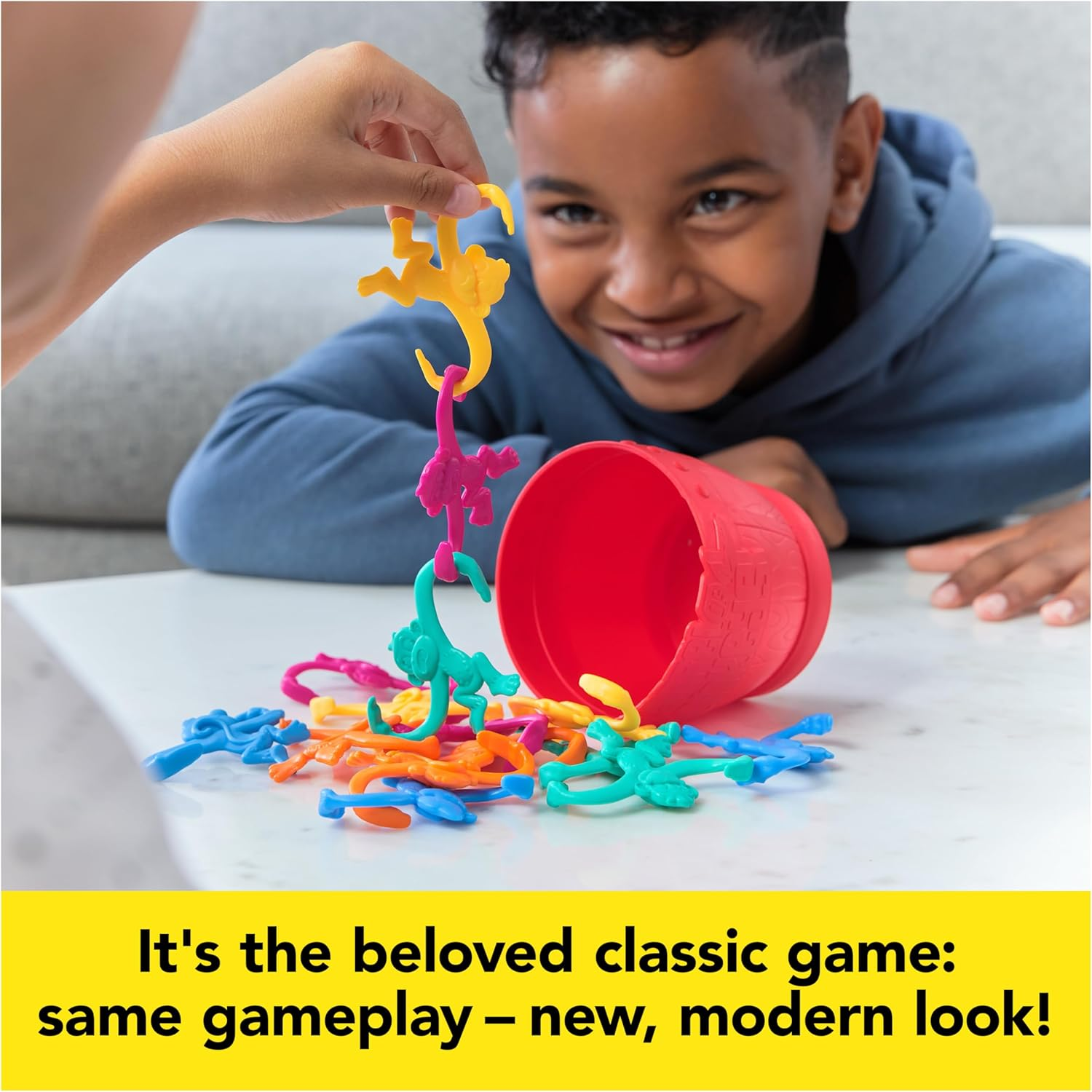Barrel of Monkeys New Look - Retro Linking Family Game | Preschool, Classic Games | Ages 3+ image number 3