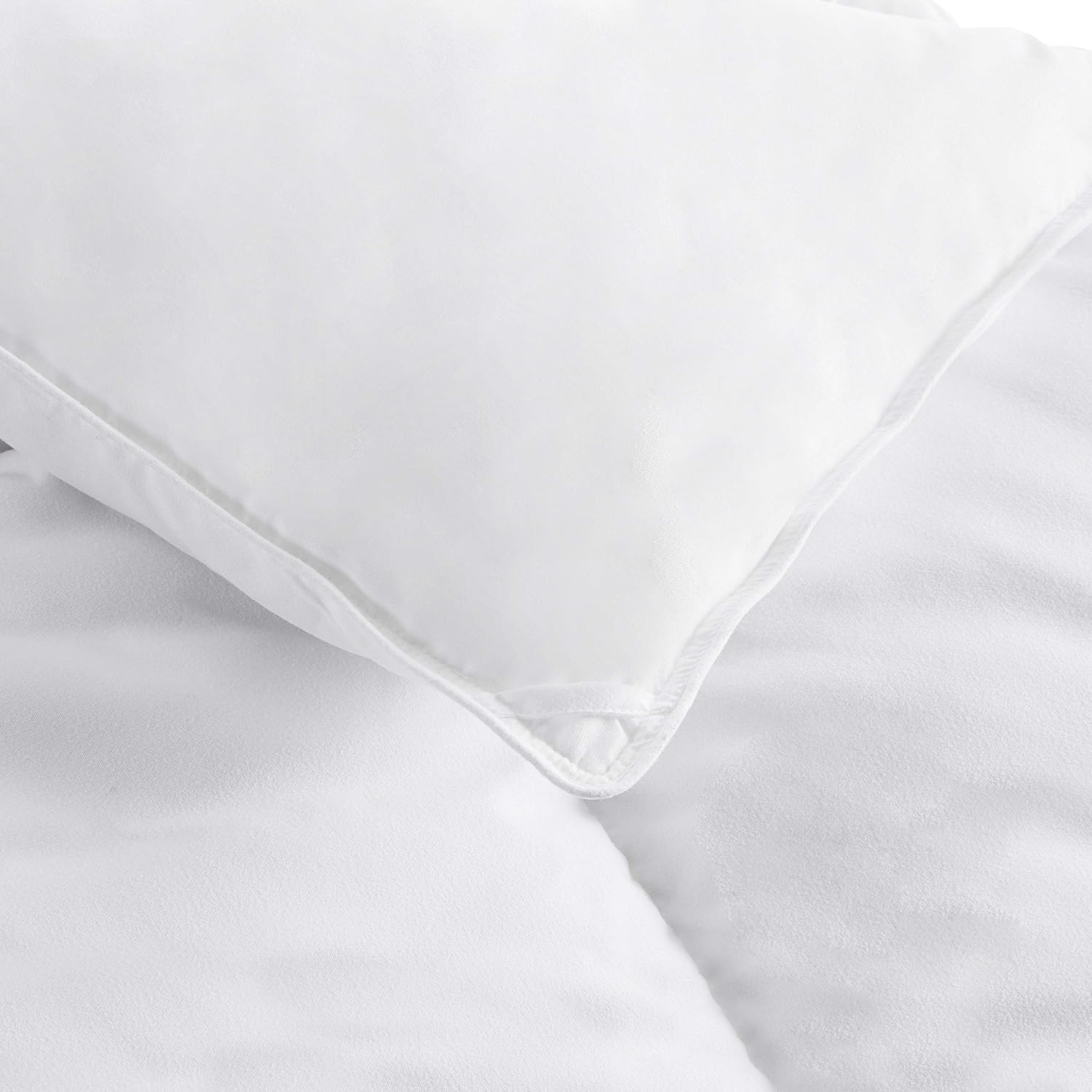 Amazon Basics down Alternative Bedding Comforter Duvet Insert, Full / Queen, White, Light image number 1