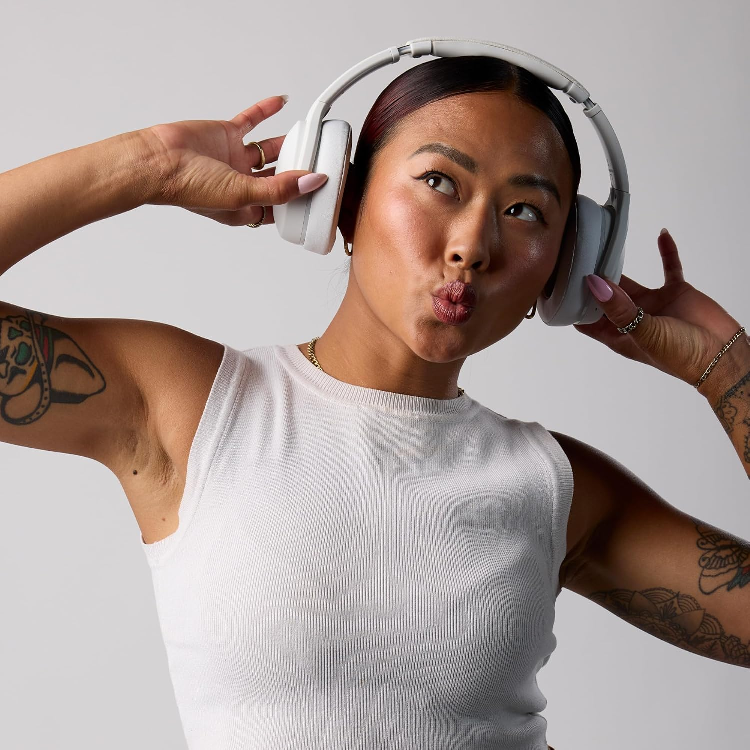 Skullcandy Crusher Evo Wireless Bluetooth Headphones with Multi-Sensory Bass and Charging Cable, Bone image number 4