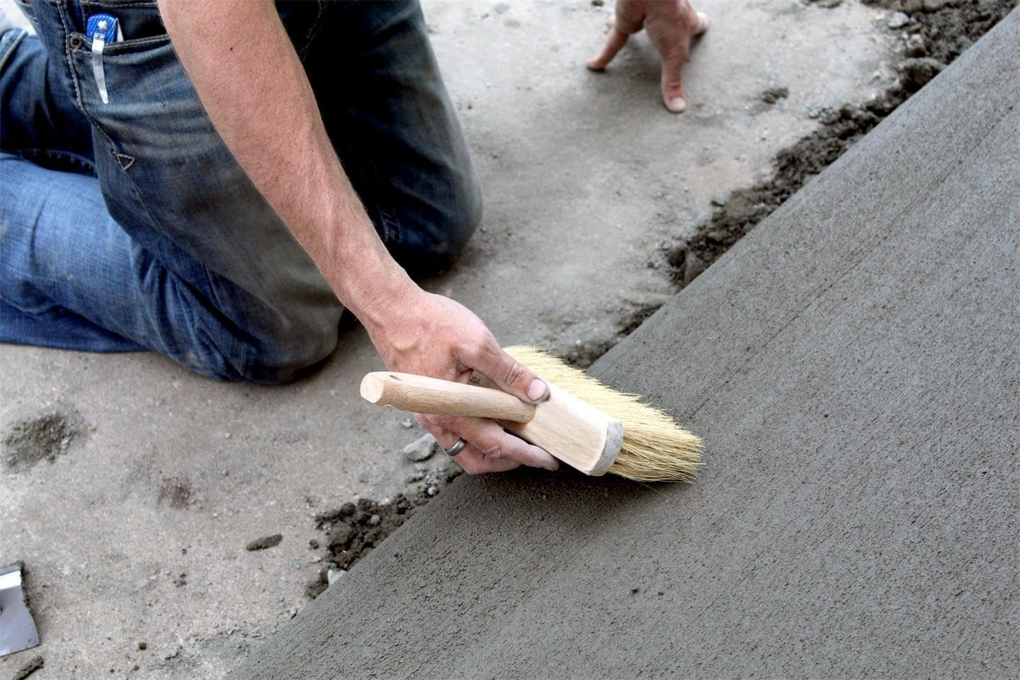 MARSHALLTOWN the Premier Line 829 6-1/2-Inch by 2-Inch Masonry Brush