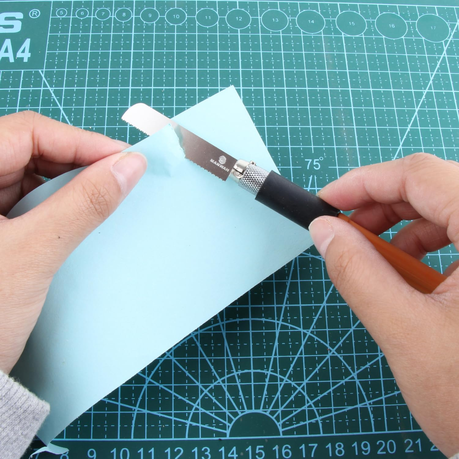 YUENTOEN Mini Hand Saw Model Tools, Modeling Knife Hacksaw Tool with 3 Pieces Craft Blades for Handcrafted, DIY Models and Other Fine Cutting image number 5