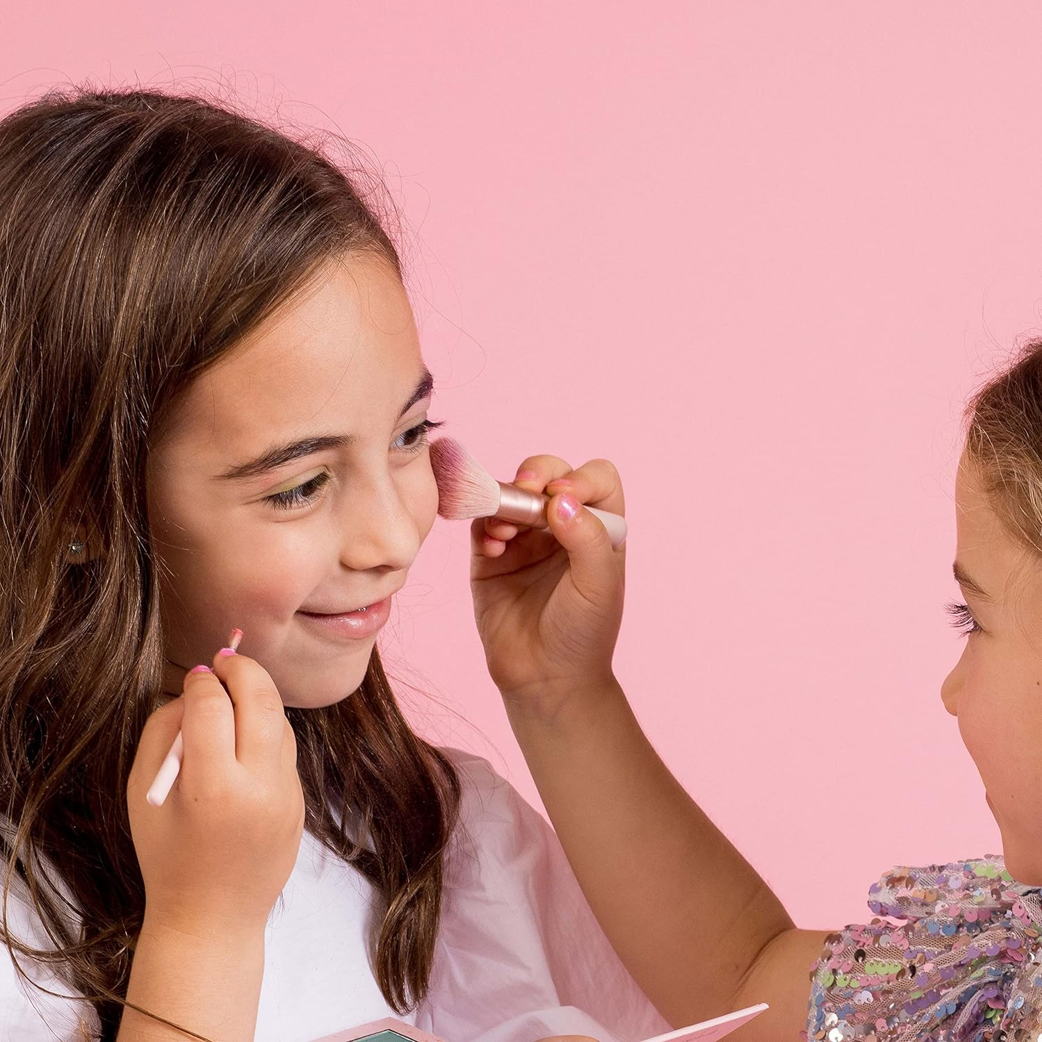 Miss Nella Make up Brush Set for Kids, 4 Kid Size Pink Brushes, 2 Eye Shadow Applicators, Blush Brush, Blending Brush, Perfect for Little Hands image number 4