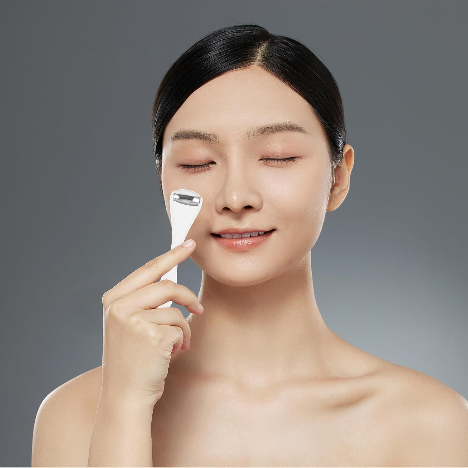 Ice Roller for Eyes and Face White Facial Ice Roller Tool for Eye Puffiness and Skin Care for &rsquo; and Face Care image number 4