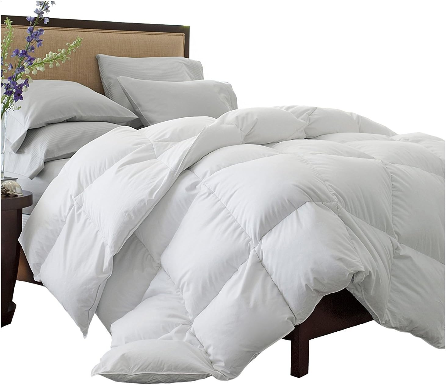 Superior Solid White down Alternative Comforter, Duvet Insert, Medium Weight for All Season, Fluffy, Warm, Soft & Hypoallergenic - Full/Queen Bed