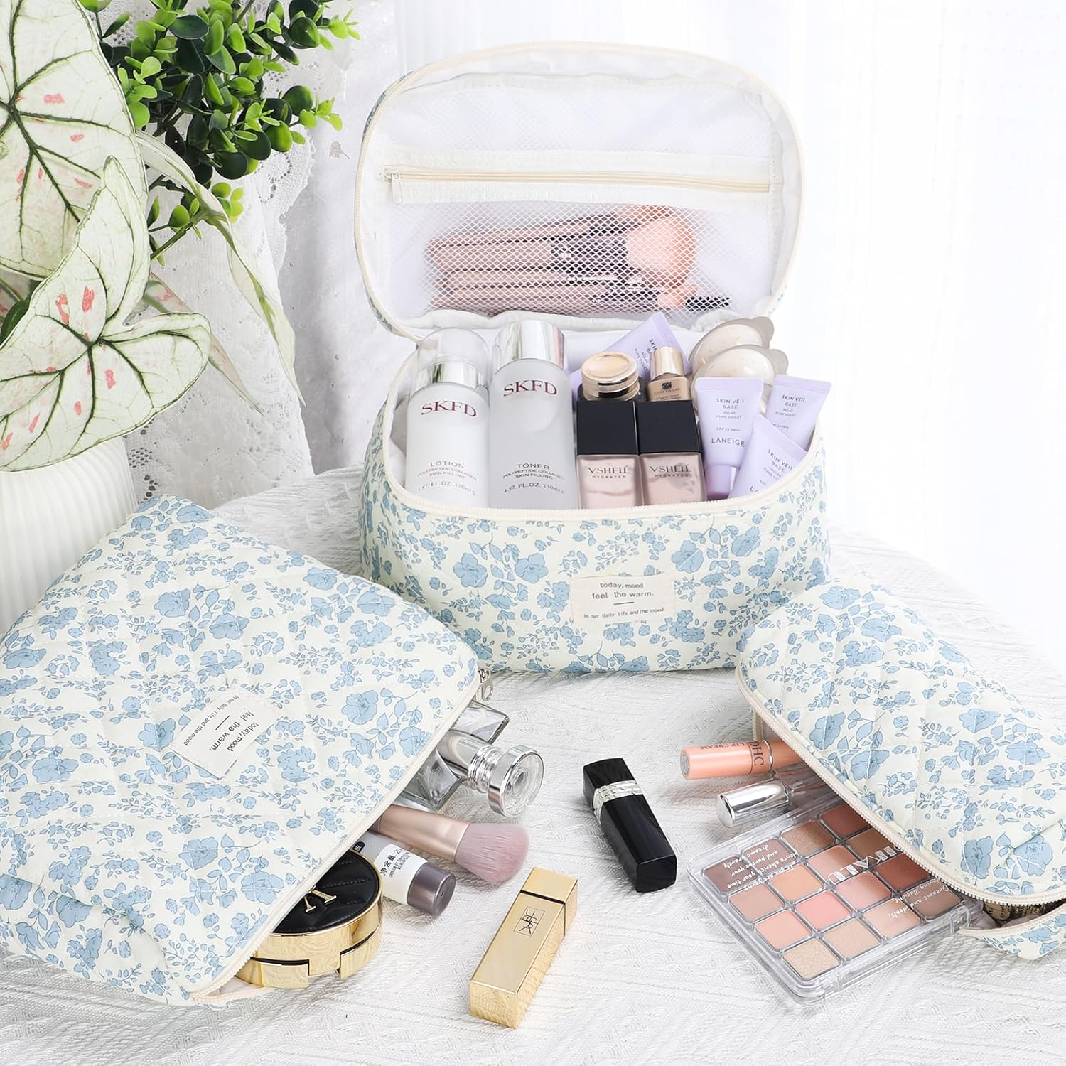 Senbowe Floral Makeup Bag, 3 Pack Large Cotton Quilted Makeup Bag Set, Cute Floral Coquette Aesthetic Toiletry Bag Make up Cosmetic Bag for Women, Toiletry Travel Make up Organizer Bag