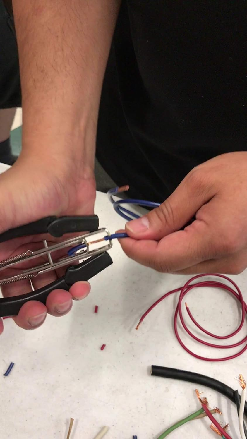 5 Inch & 6 Inch Two in One Combination Electrical Wire Stripper and Cutter, 26-10 AWG image number 5