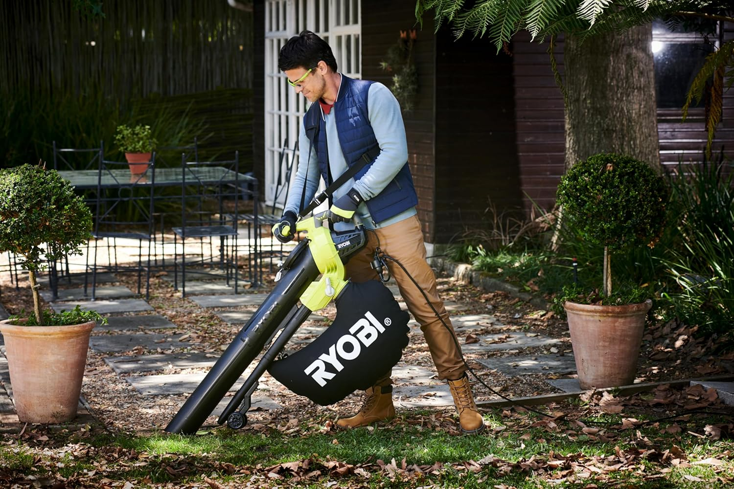 RYOBI Universal Leaf Collection Bag RAC396 45L Volume Collection Bag for Leaf Blower image number 1