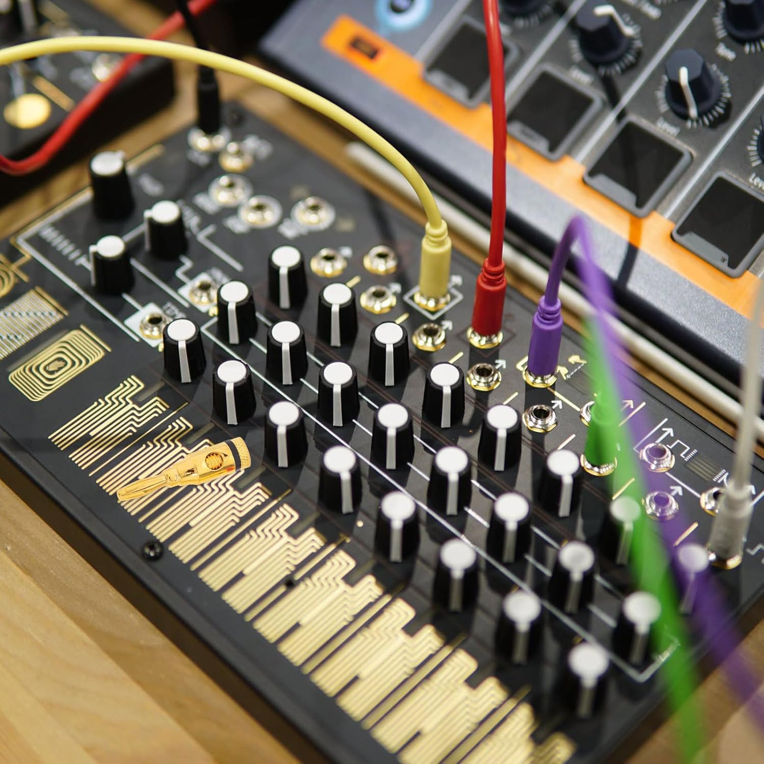 MERRYHAPY 4Pcs Gold Plated Banana Plugs Speaker Connector Open Screw Type for Small Plug Speaker Wire Home Audio Accessories (2 Red, 2 Black) image number 3