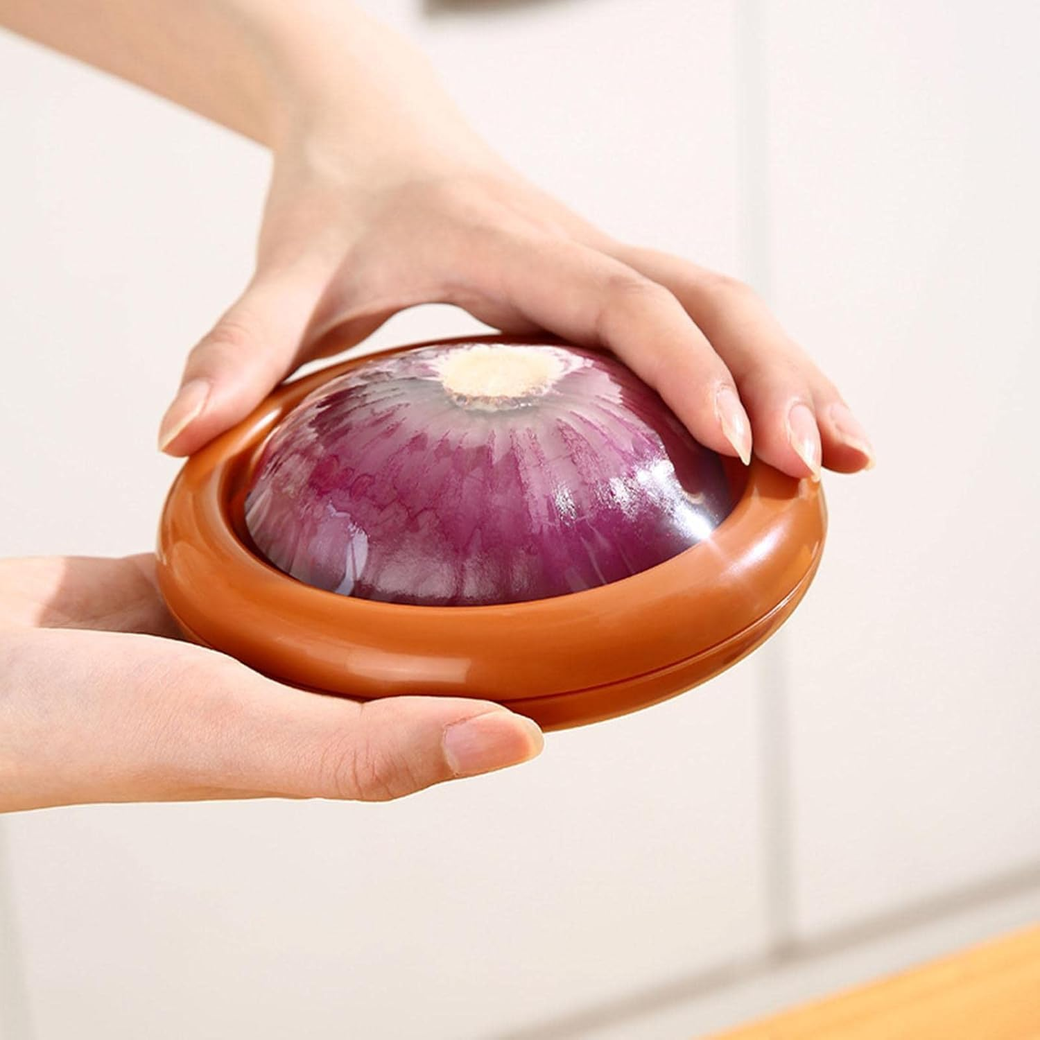 4PC Silicone Fruit and Vegetable Storage Containers Set for Fridge, Onion Storage Container, Avocado Keeper,Tomato Saver,And Lemon Holder image number 3