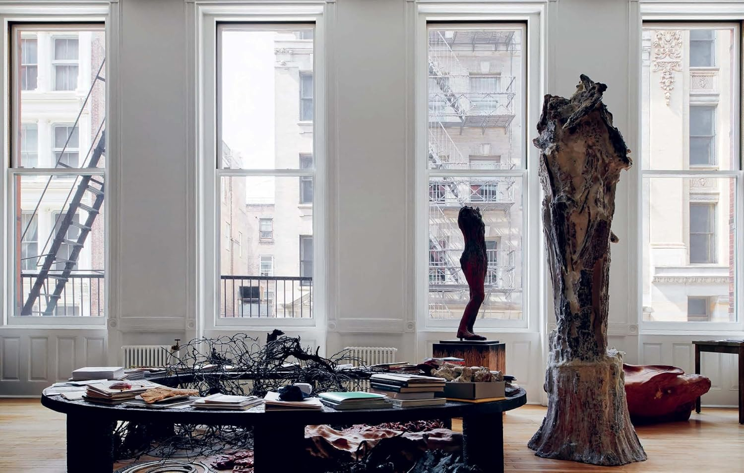 Art in Residence: Collected Objects and the Architectural Homes They Live In image number 2